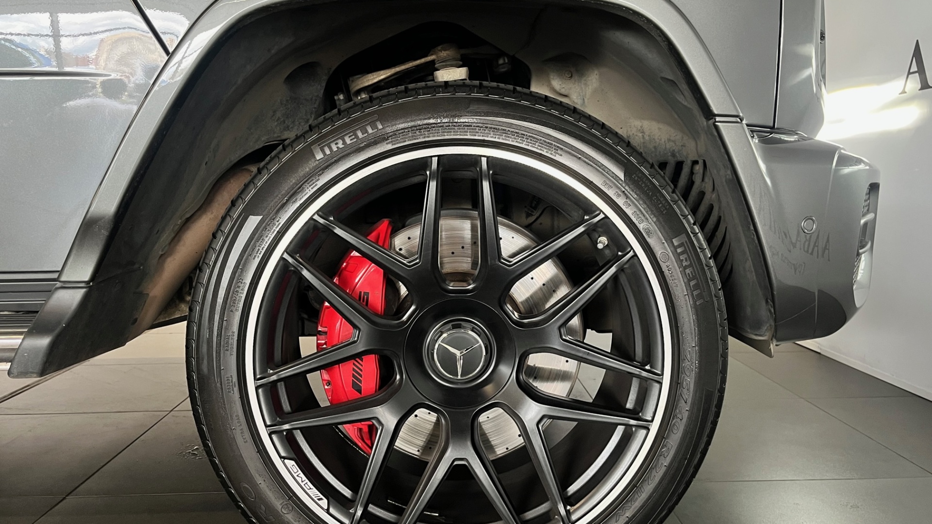 Mercedes-Benz AMG G 63 двигатель 4 литра (585 л.с.) Серый