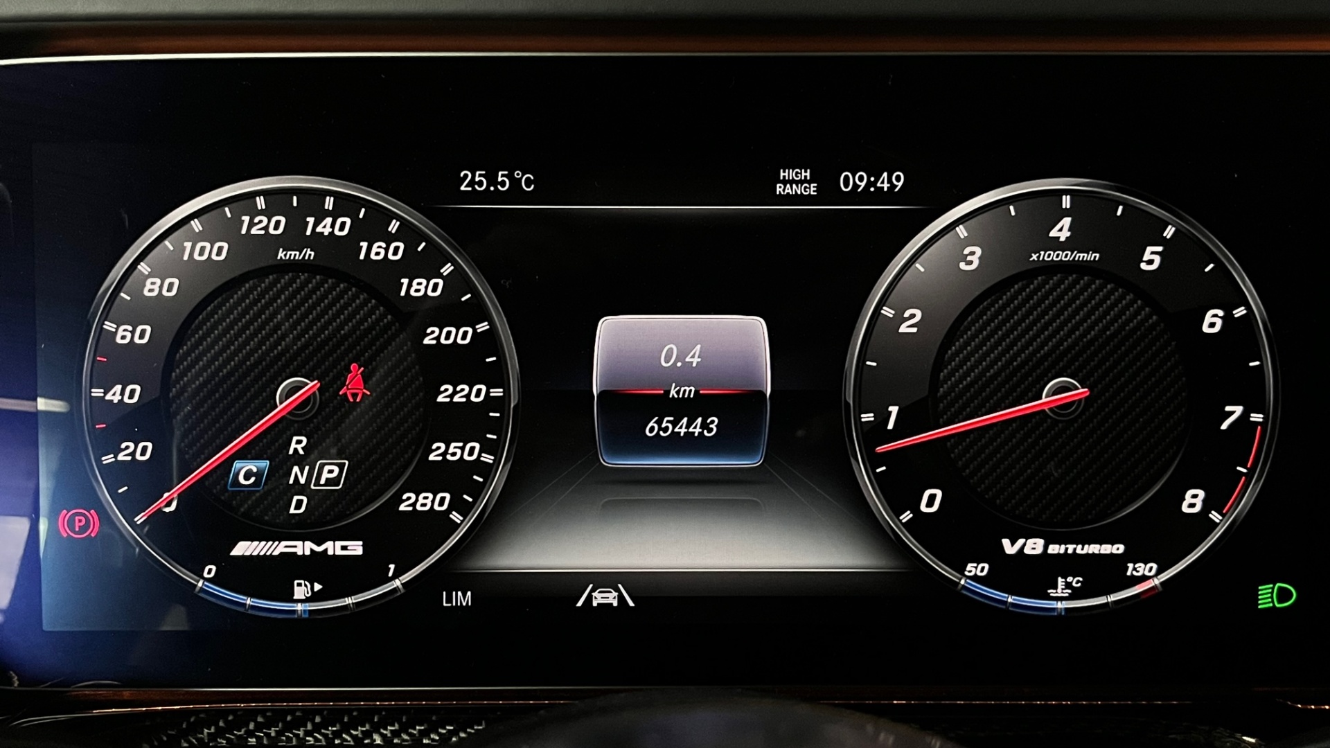 Mercedes-Benz AMG G 63 двигатель 4 литра (585 л.с.) Серый