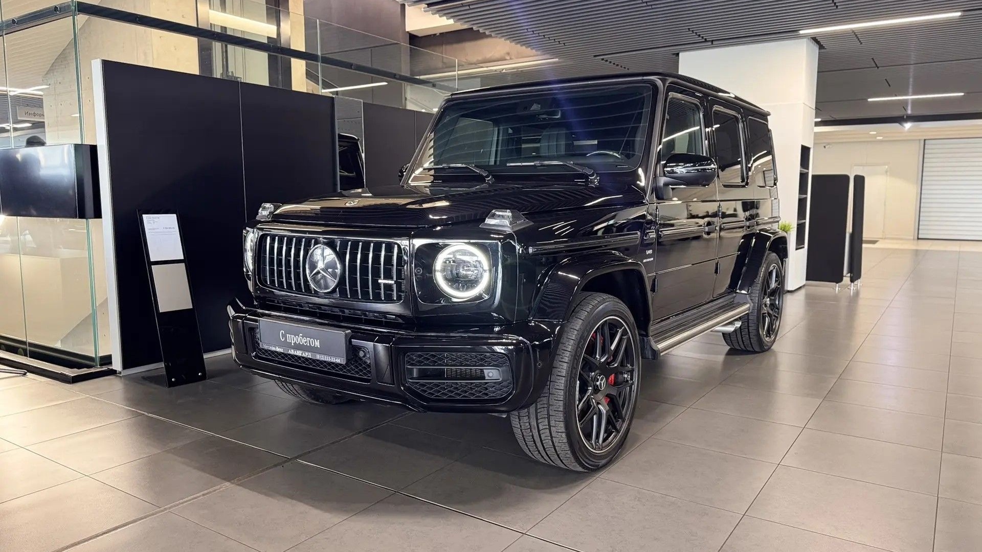 Mercedes-Benz G 63 AMG двигатель 5.5 литра (571 л.с.) Черный