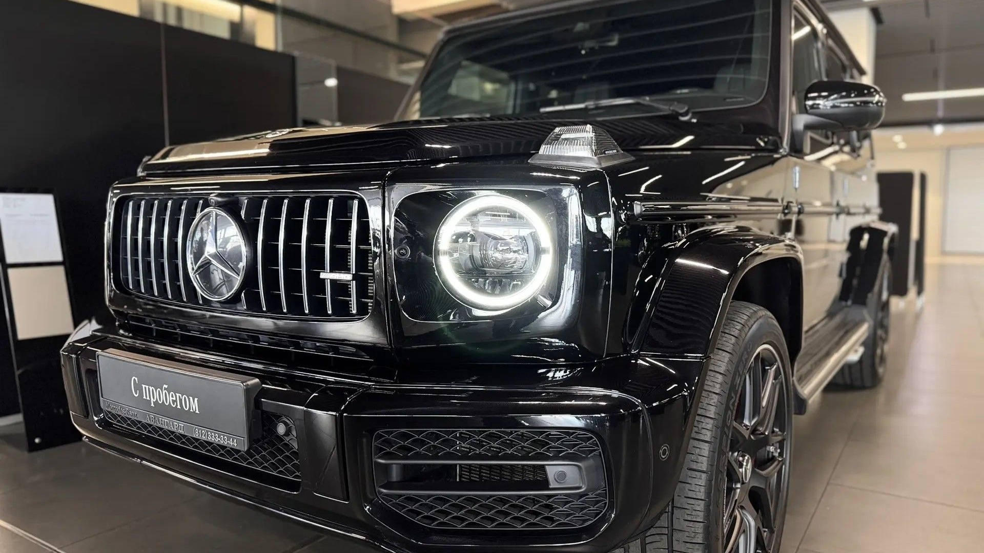 Mercedes-Benz G 63 AMG двигатель 5.5 литра (571 л.с.) Черный