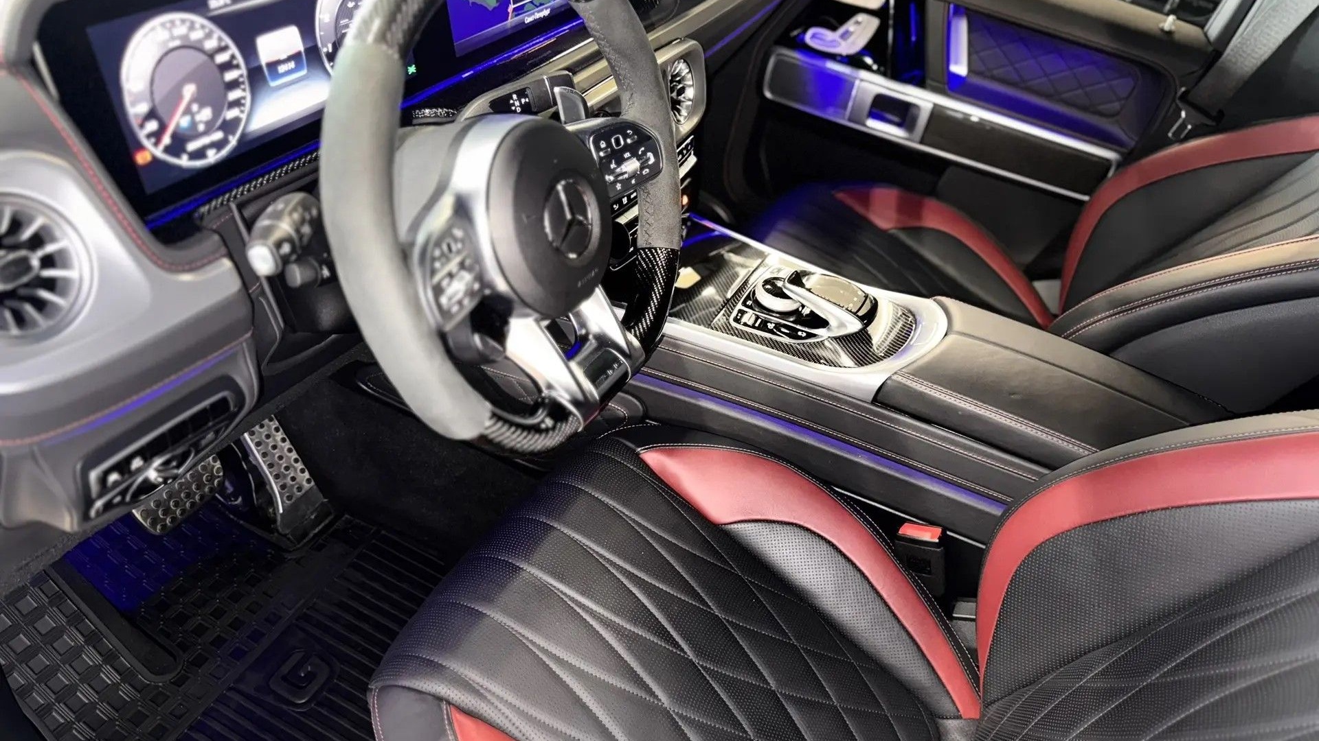 Mercedes-Benz G 63 AMG двигатель 5.5 литра (571 л.с.) Черный
