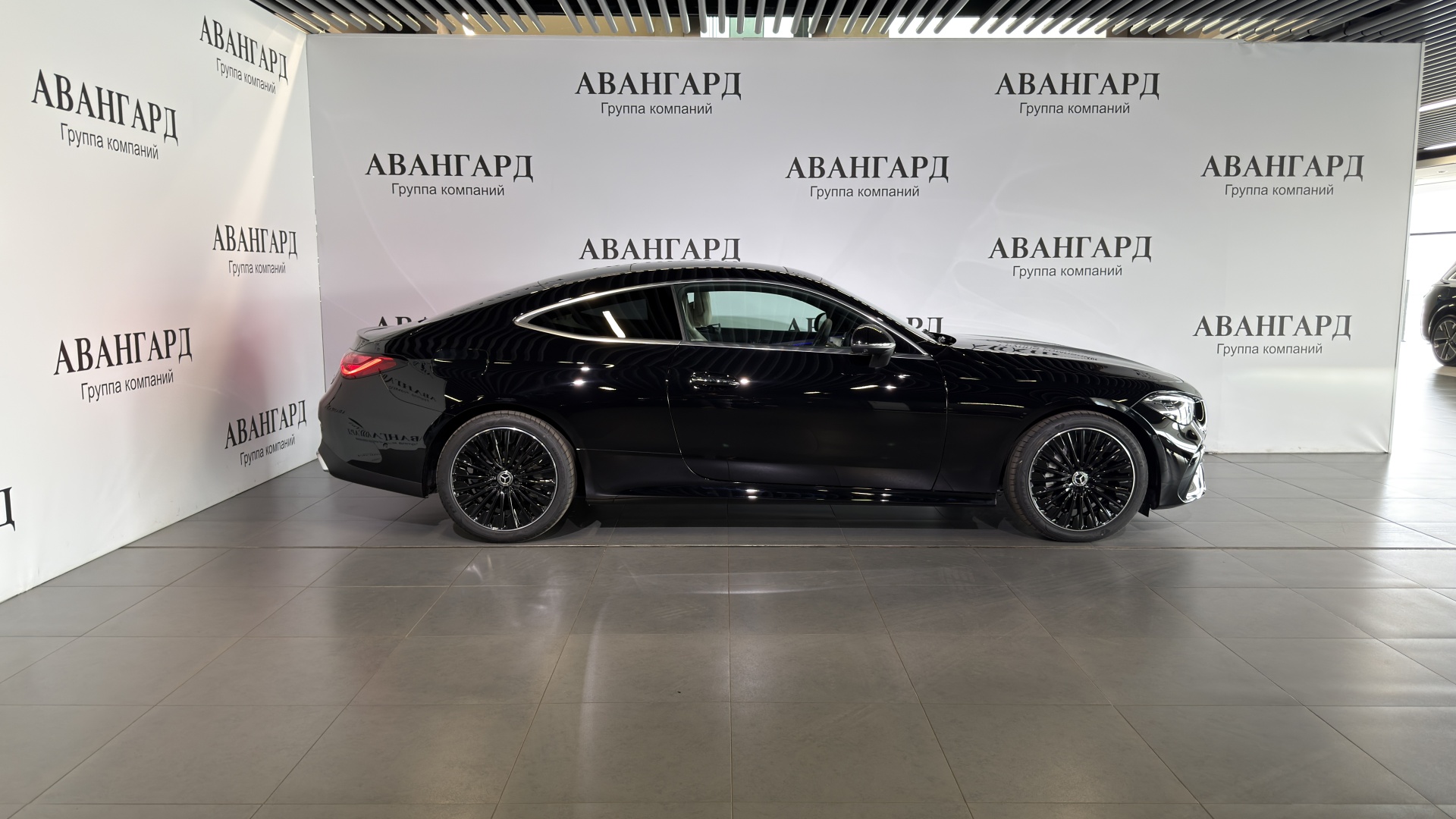Mercedes-Benz CLE 200 4MATIC двигатель 2 литра (204 л.с.) Черный