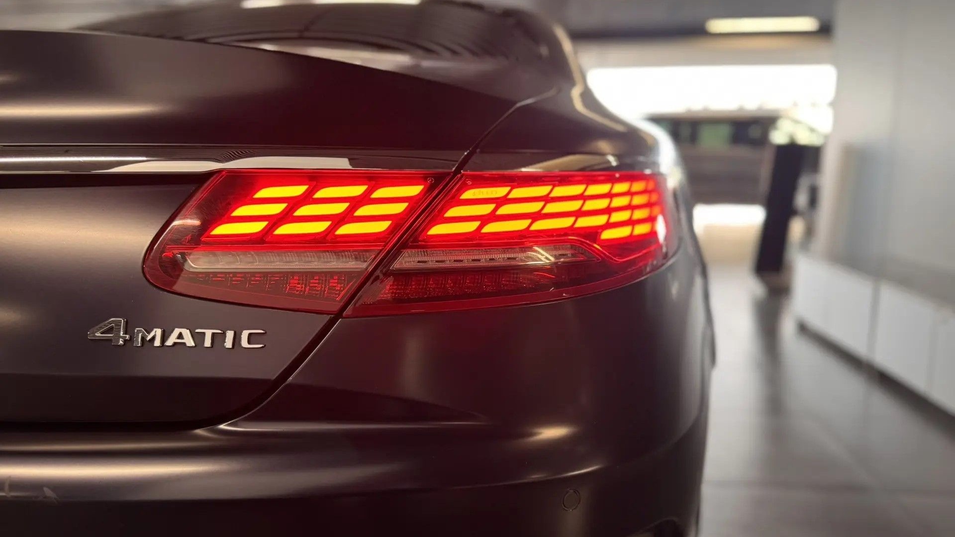 Mercedes-Benz S 450 4MATIC Купе двигатель 3 литра (367 л.с.) Синий