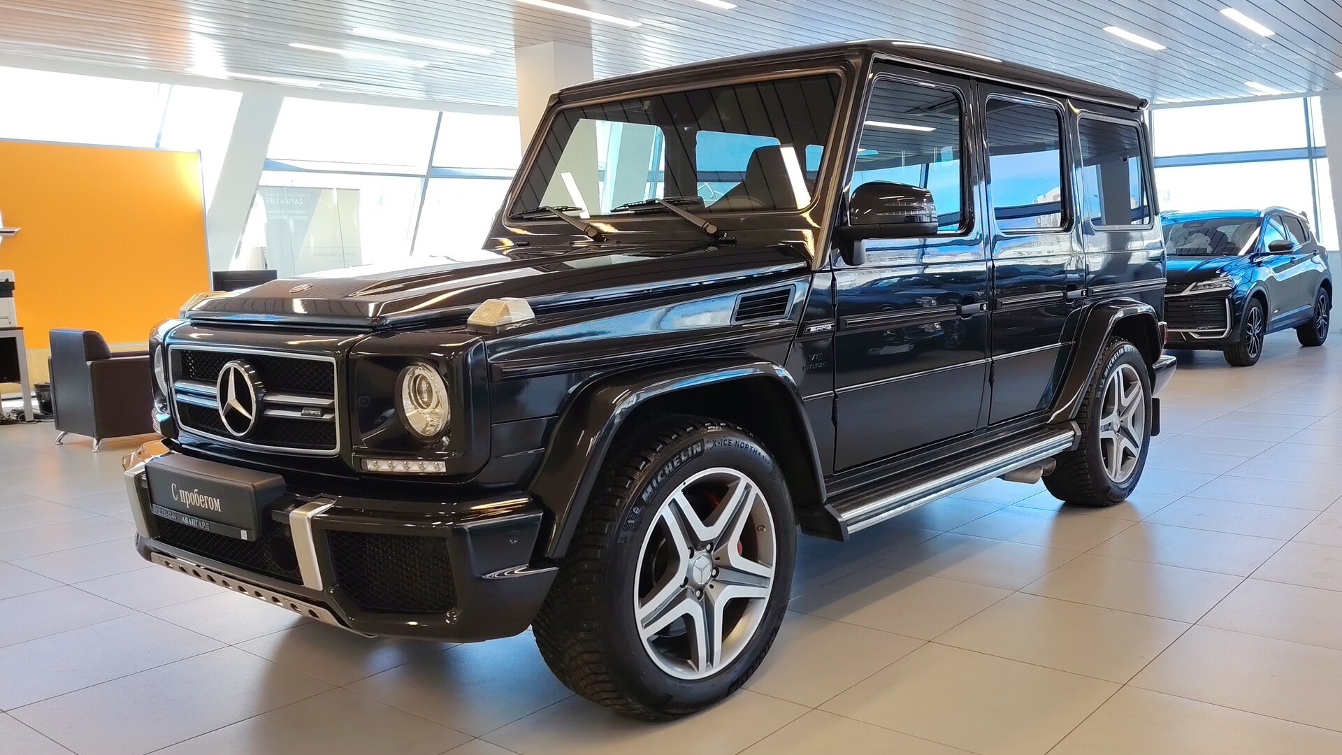 Mercedes-Benz G 63 AMG комплектация ОС двигатель 5.5 литра (571 л.с.) Черный