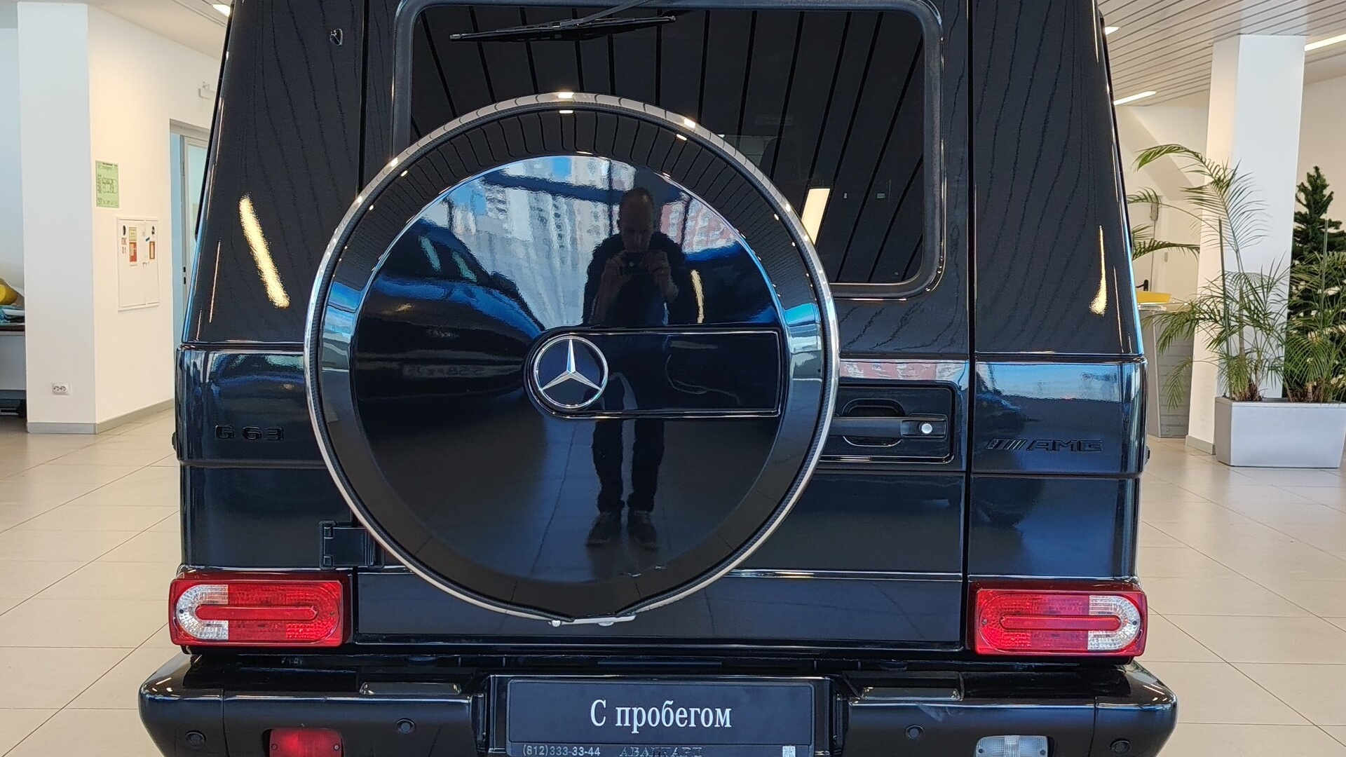 Mercedes-Benz G 63 AMG комплектация ОС двигатель 5.5 литра (571 л.с.) Черный