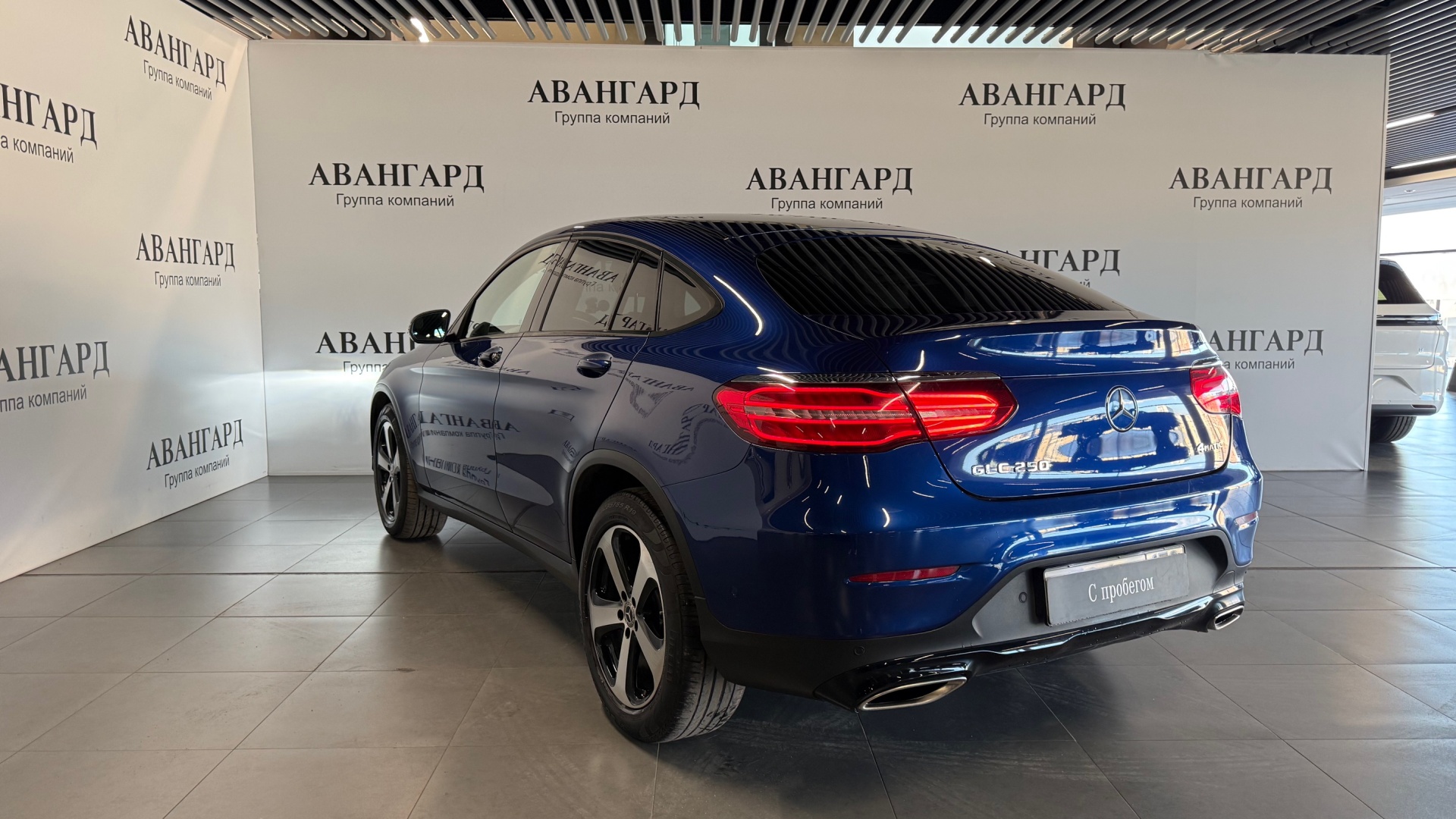 Mercedes-Benz GLC 250 4MATIC Coupe комплектация ОС двигатель 2 литра (211 л.с.) Синий