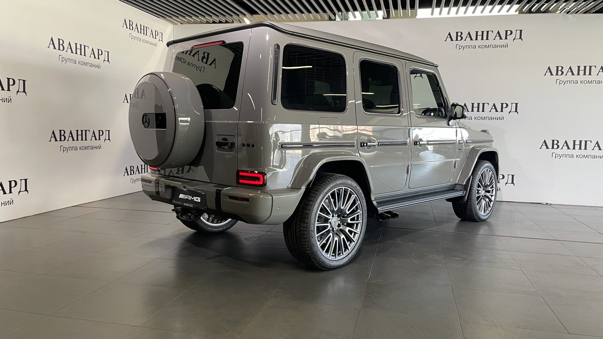 Mercedes-Benz AMG G 63 двигатель 4 литра (585 л.с.) Серый