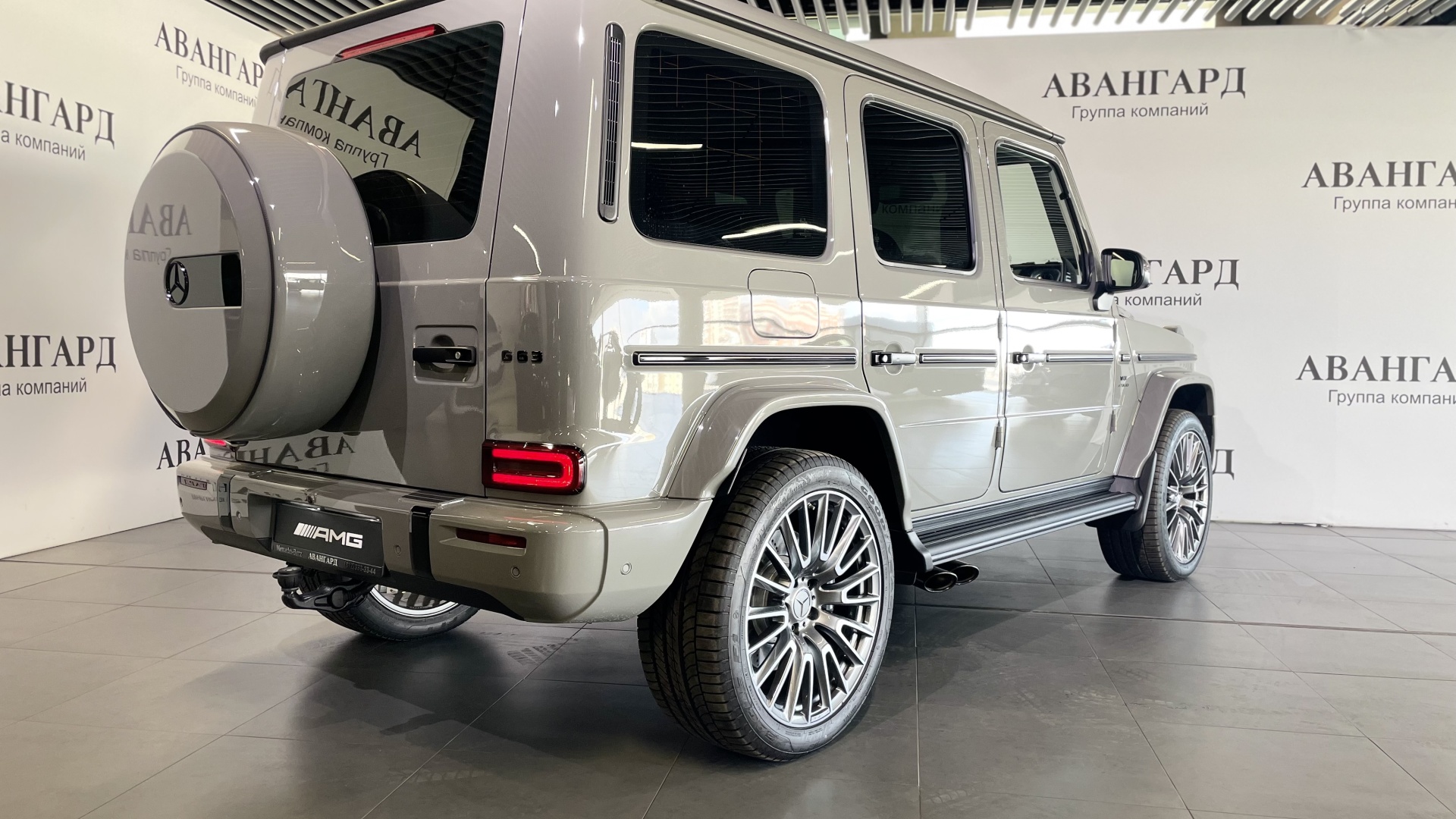 Mercedes-Benz AMG G 63 двигатель 4 литра (585 л.с.) Серый