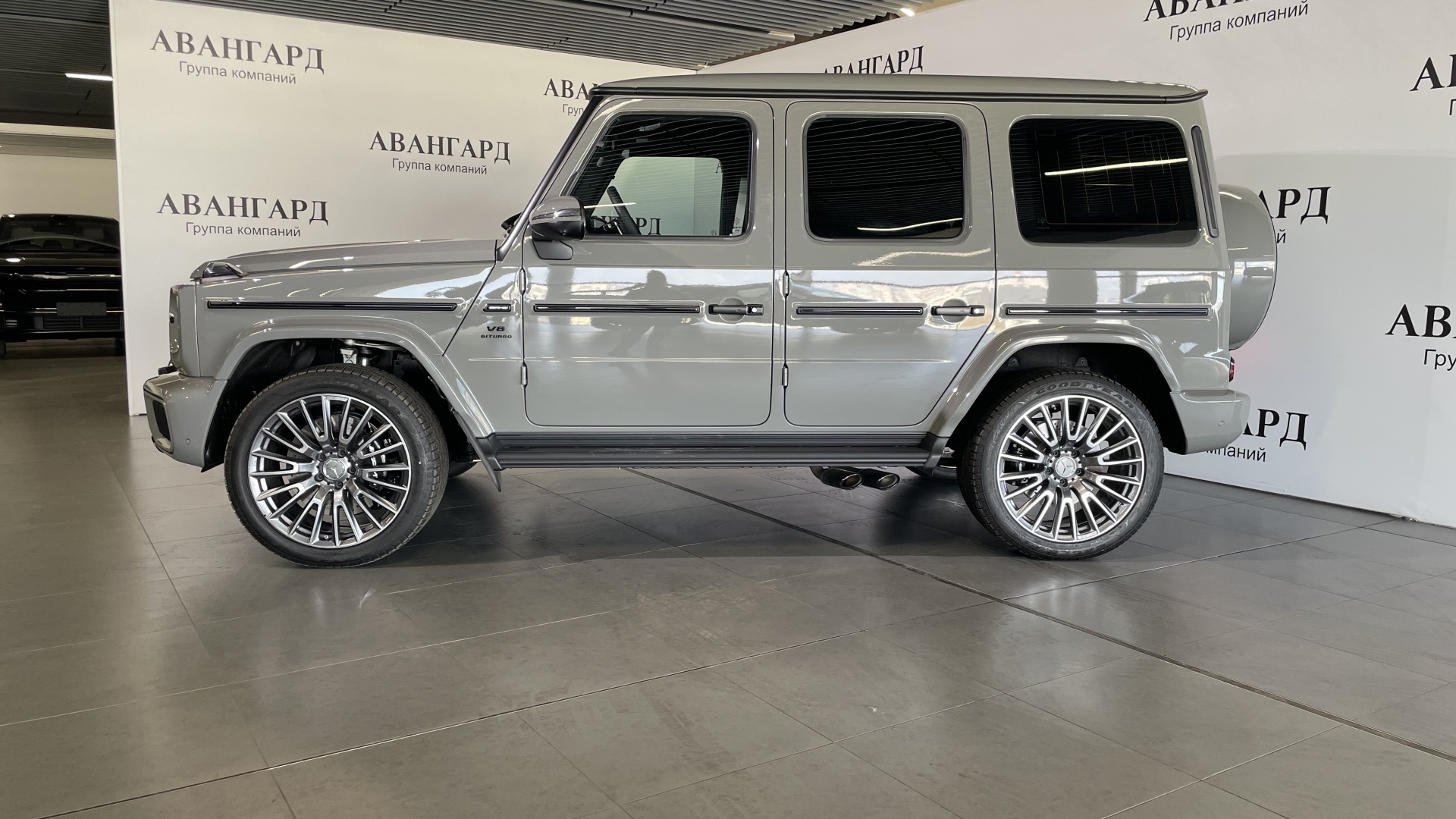 Mercedes-Benz AMG G 63 двигатель 4 литра (585 л.с.) Серый