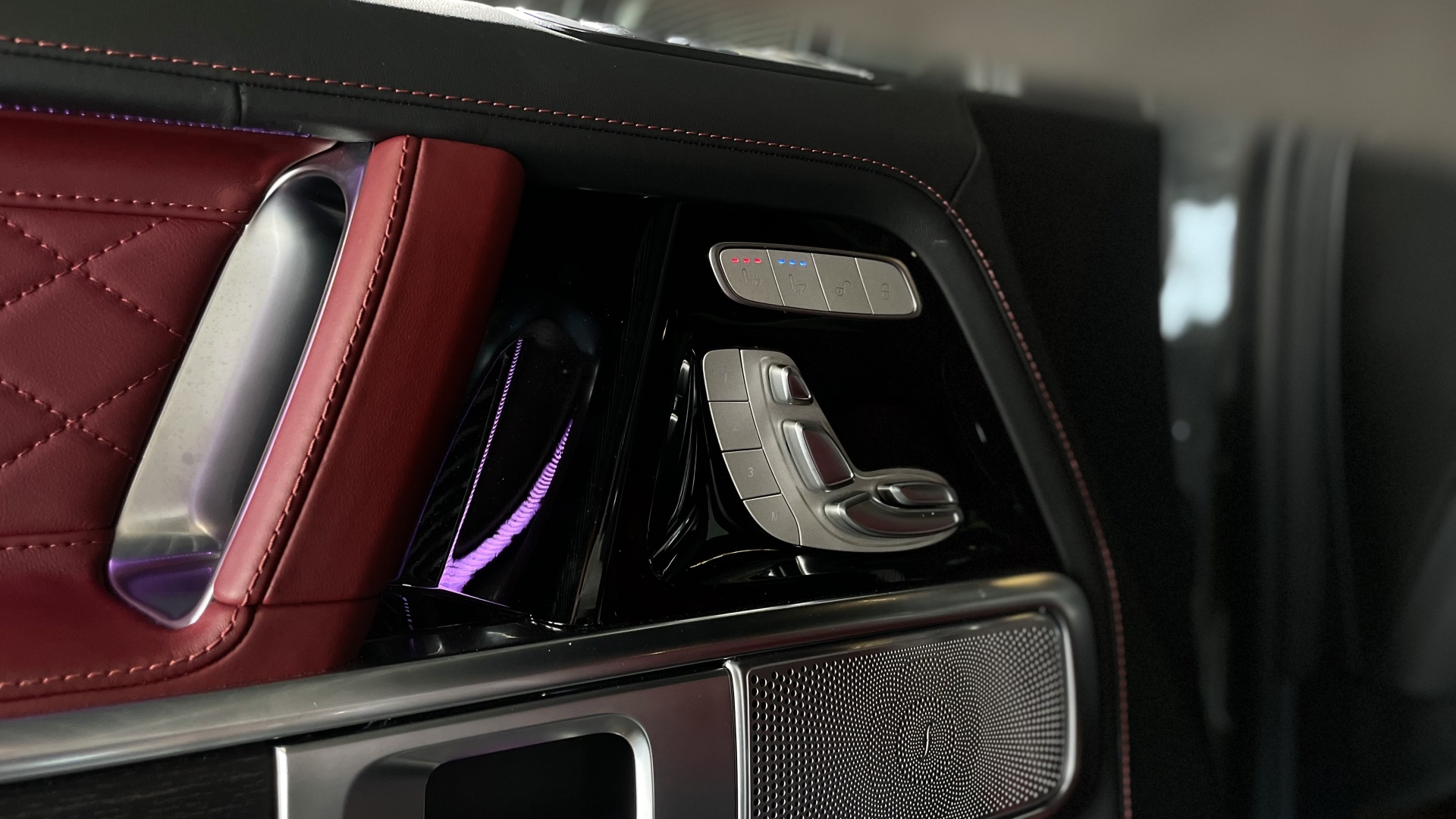 Mercedes-Benz AMG G 63 двигатель 4 литра (585 л.с.) Серый