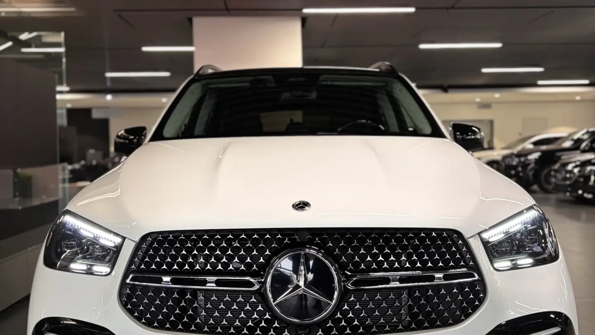Mercedes-Benz GLE 450 4MATIC двигатель 3 литра (367 л.с.) Белый