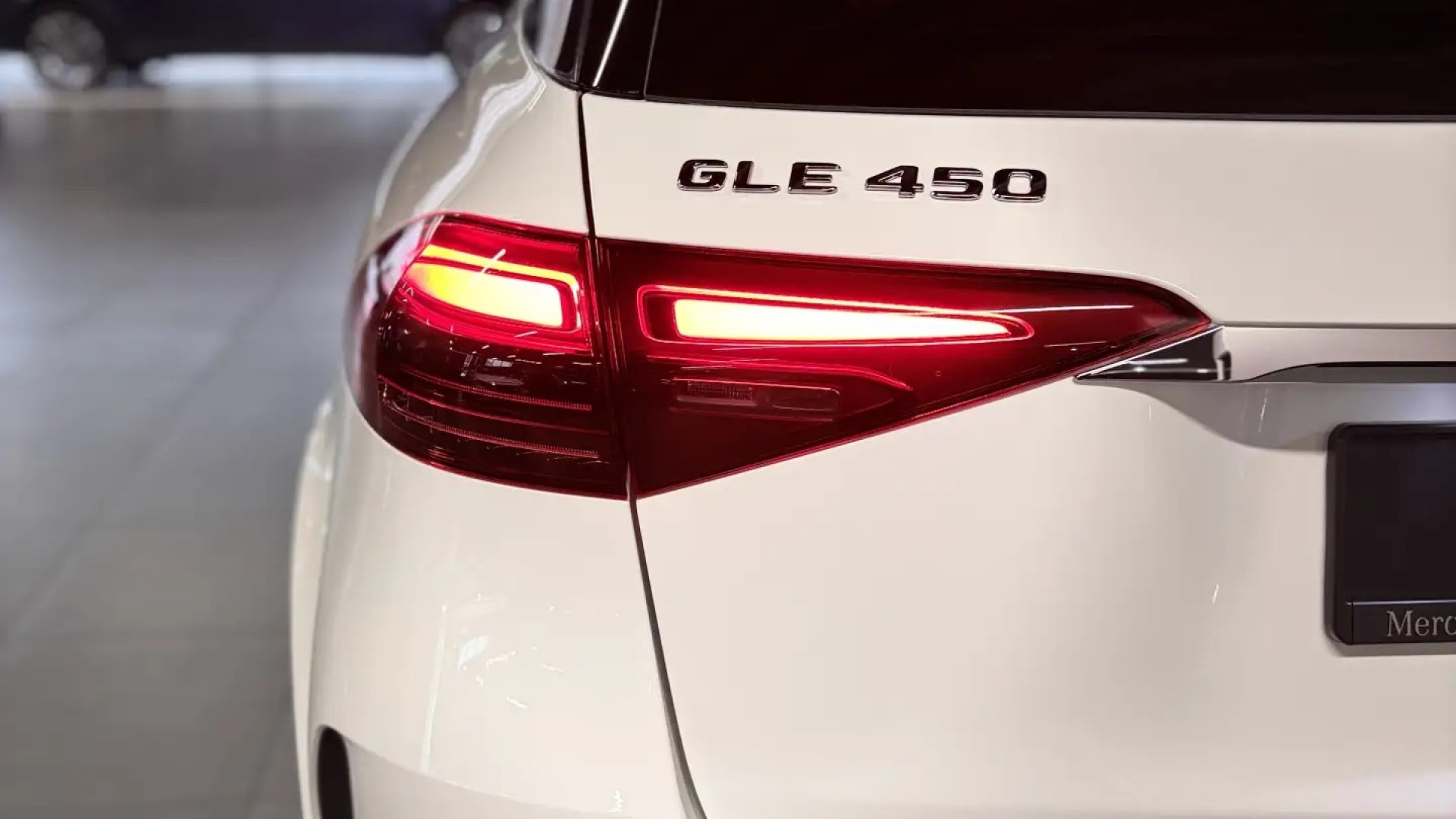 Mercedes-Benz GLE 450 4MATIC двигатель 3 литра (367 л.с.) Белый