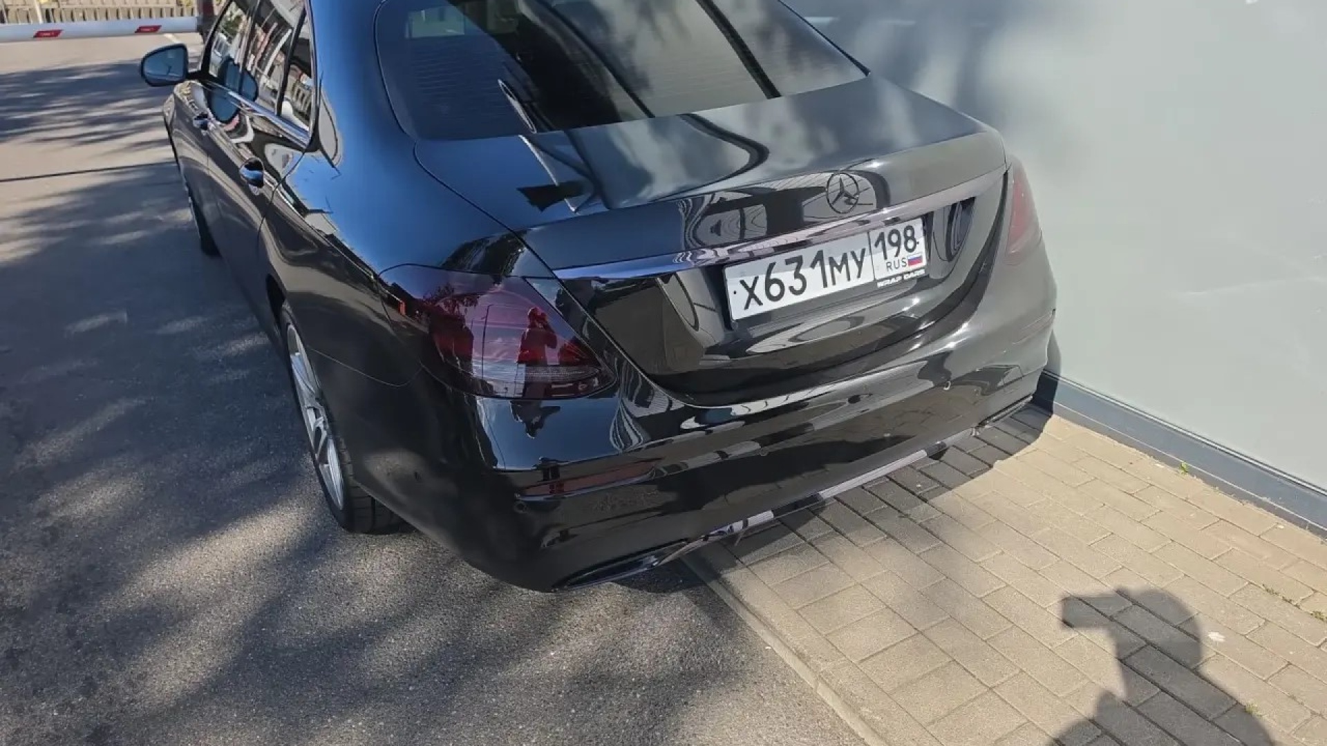 Mercedes-Benz E 200 4MATIC двигатель 2 литра (197 л.с.) Черный
