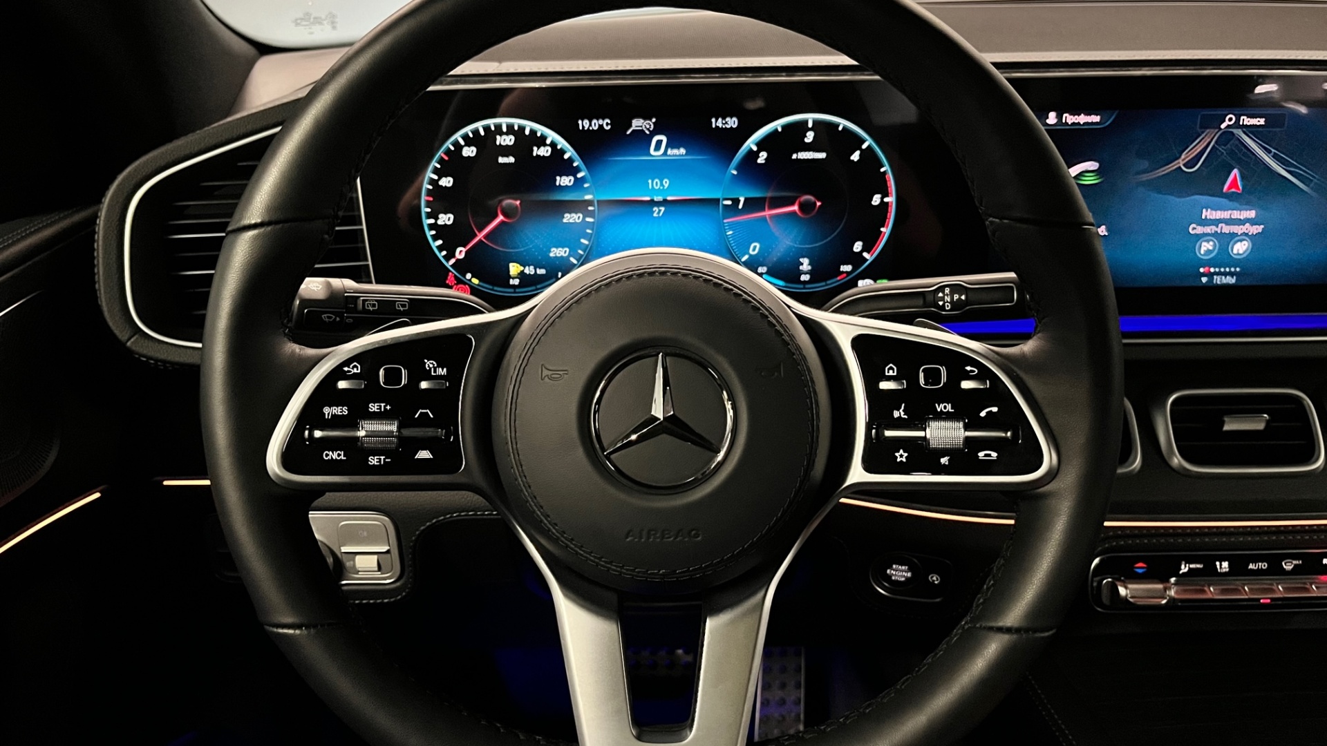 Mercedes-Benz GLS 400 d 4MATIC комплектация Luxury двигатель 2.9 литра (330 л.с.) Черный