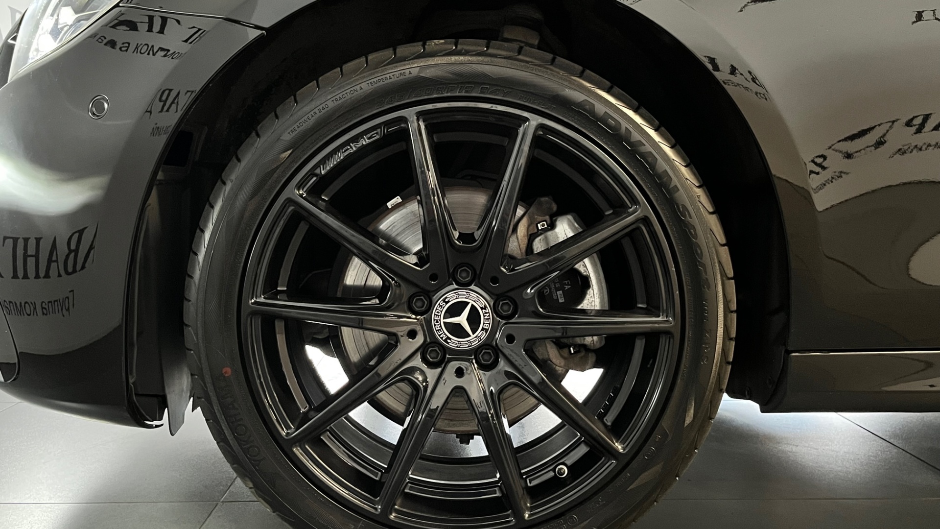 Mercedes-Benz E 300d 4M комплектация Sport Plus двигатель 2 литра (265 л.с.) Черный