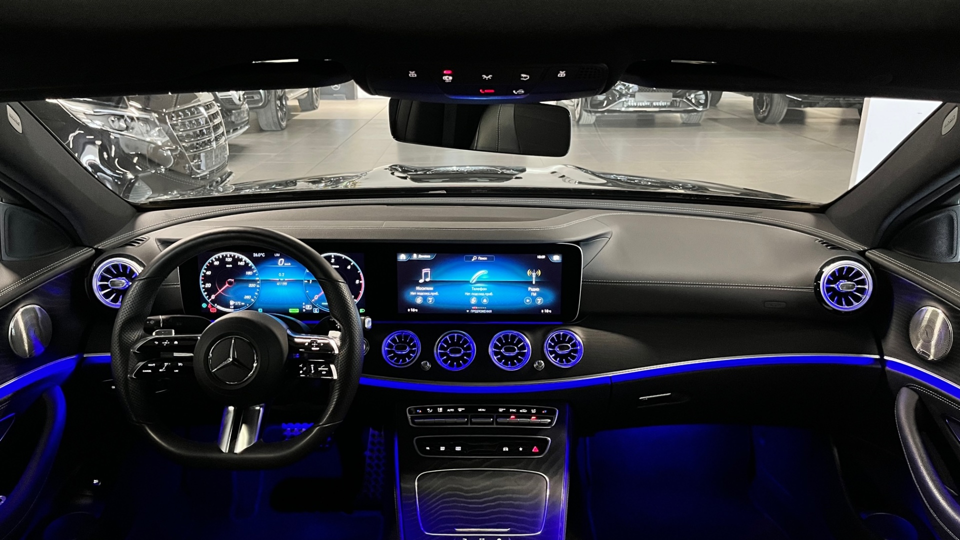 Mercedes-Benz E 300d 4M комплектация Sport Plus двигатель 2 литра (265 л.с.) Черный