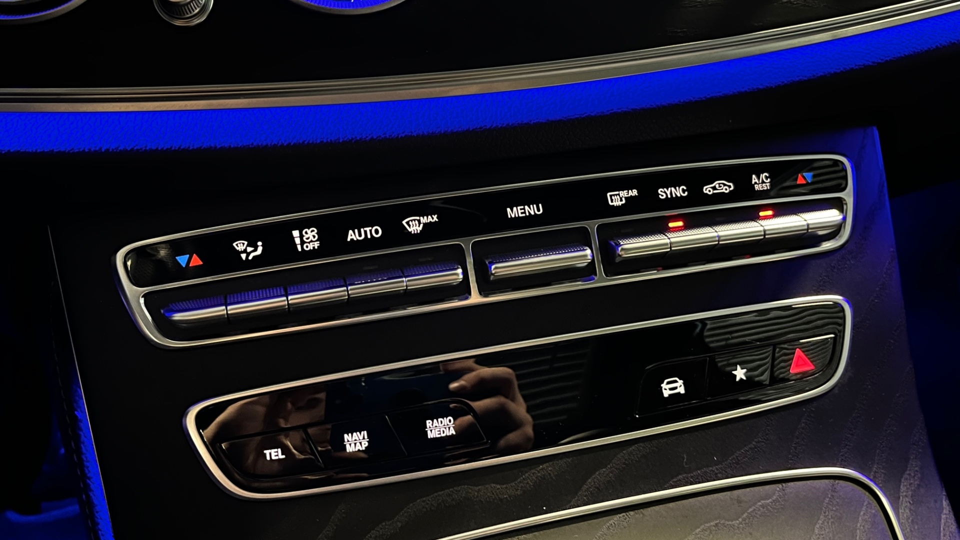 Mercedes-Benz E 300d 4M комплектация Sport Plus двигатель 2 литра (265 л.с.) Черный
