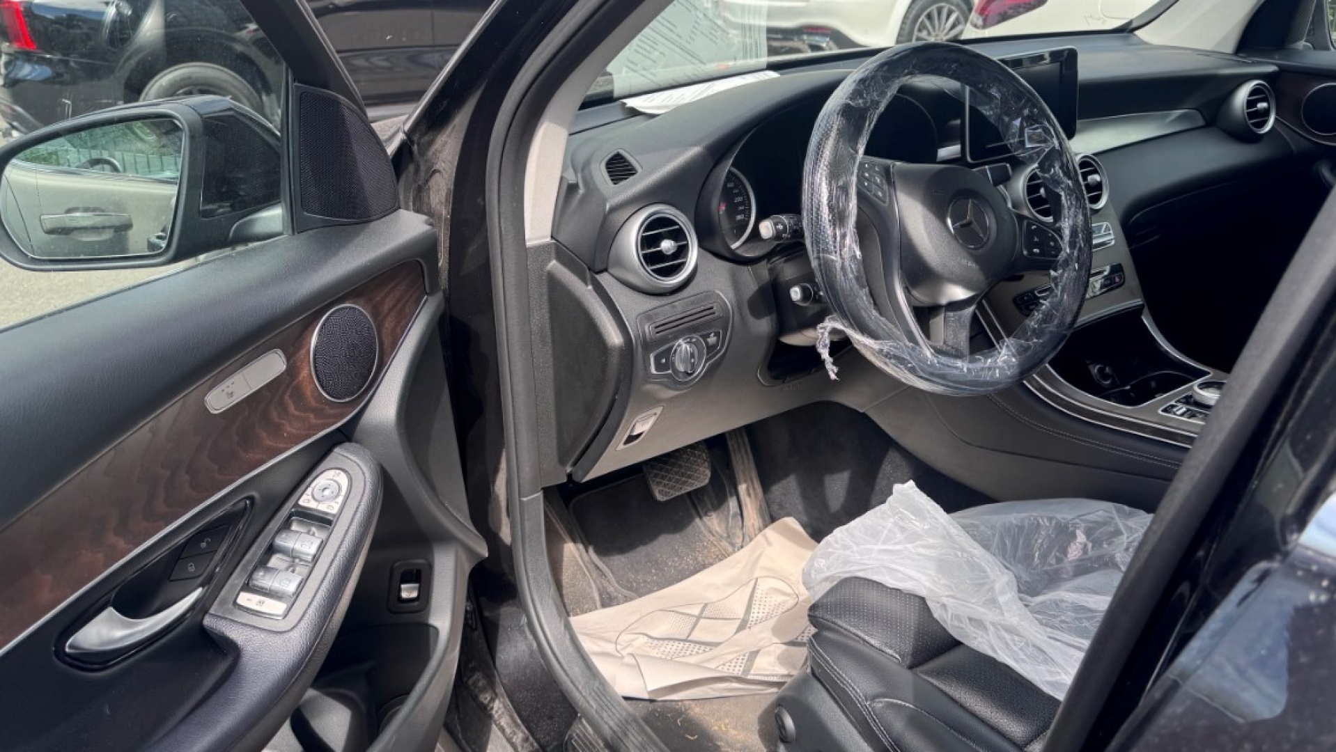 Mercedes-Benz GLC 250 4MATIC комплектация Premium двигатель 2 литра (211 л.с.) Черный