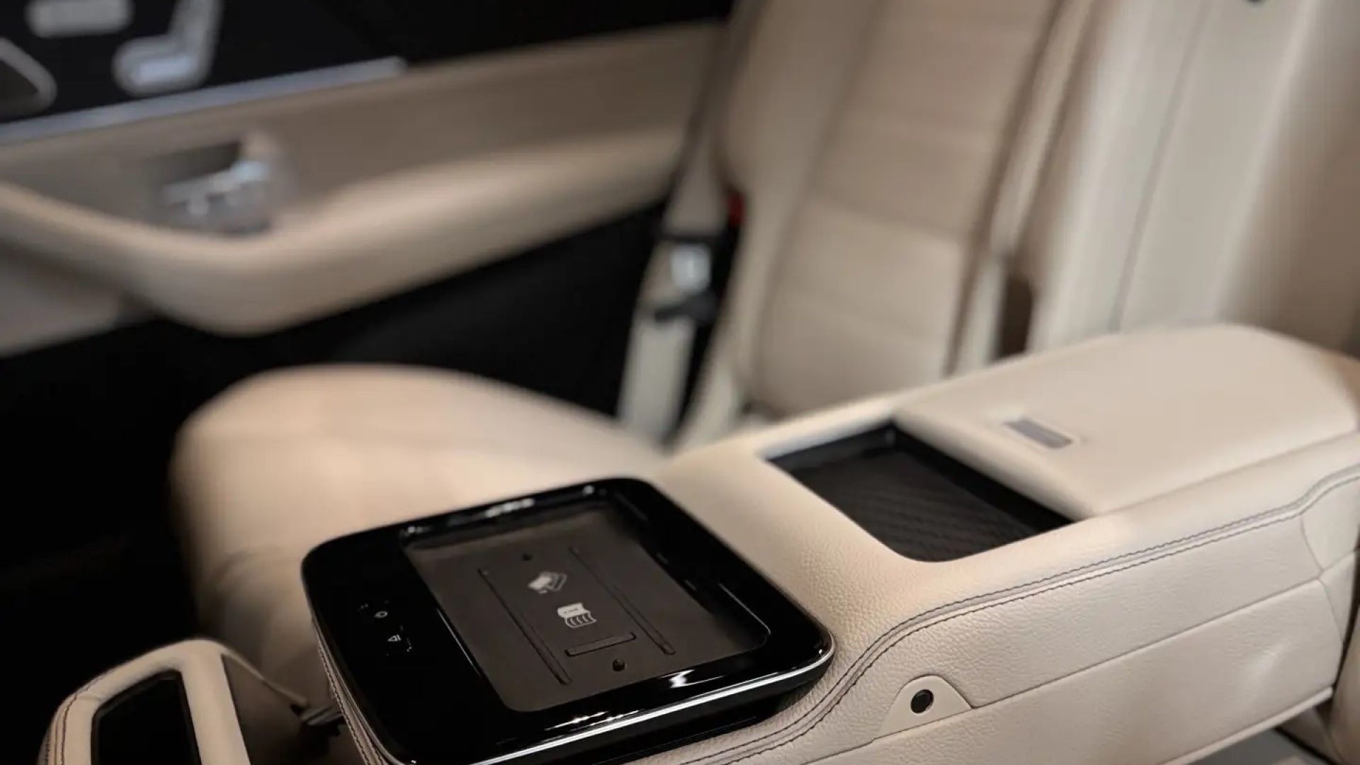 Mercedes-Benz GLS 450 4MATIC двигатель 3 литра (380 л.с.) Черный