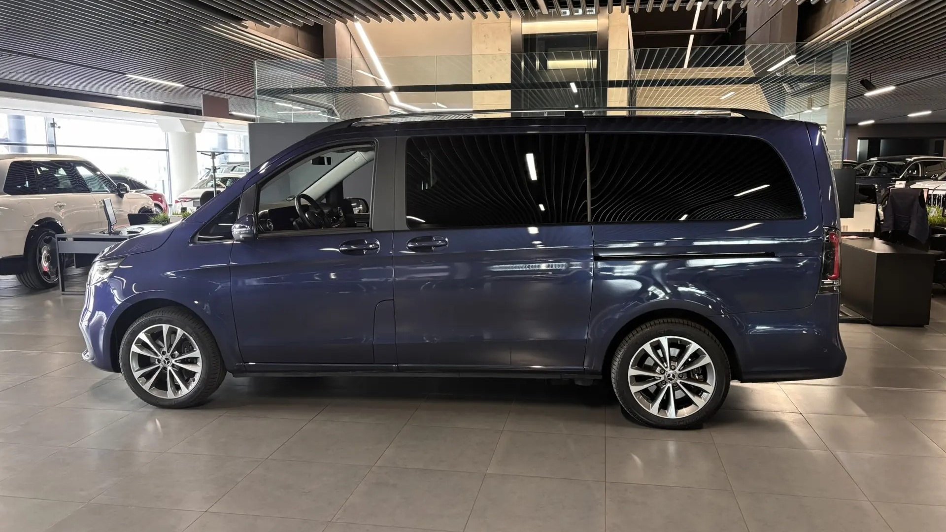 Mercedes-Benz двигатель 2.1 литра (190 л.с.) Синий