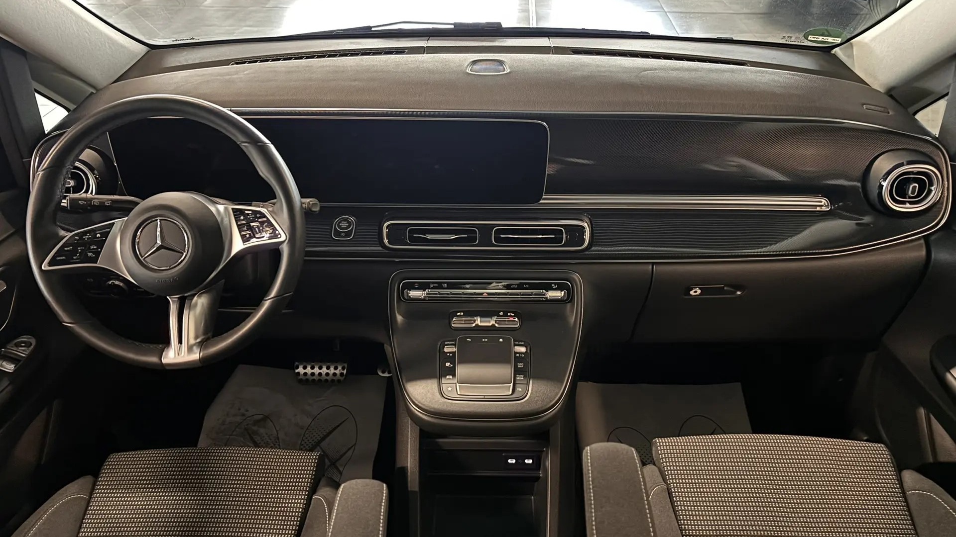 Mercedes-Benz двигатель 2.1 литра (190 л.с.) Синий