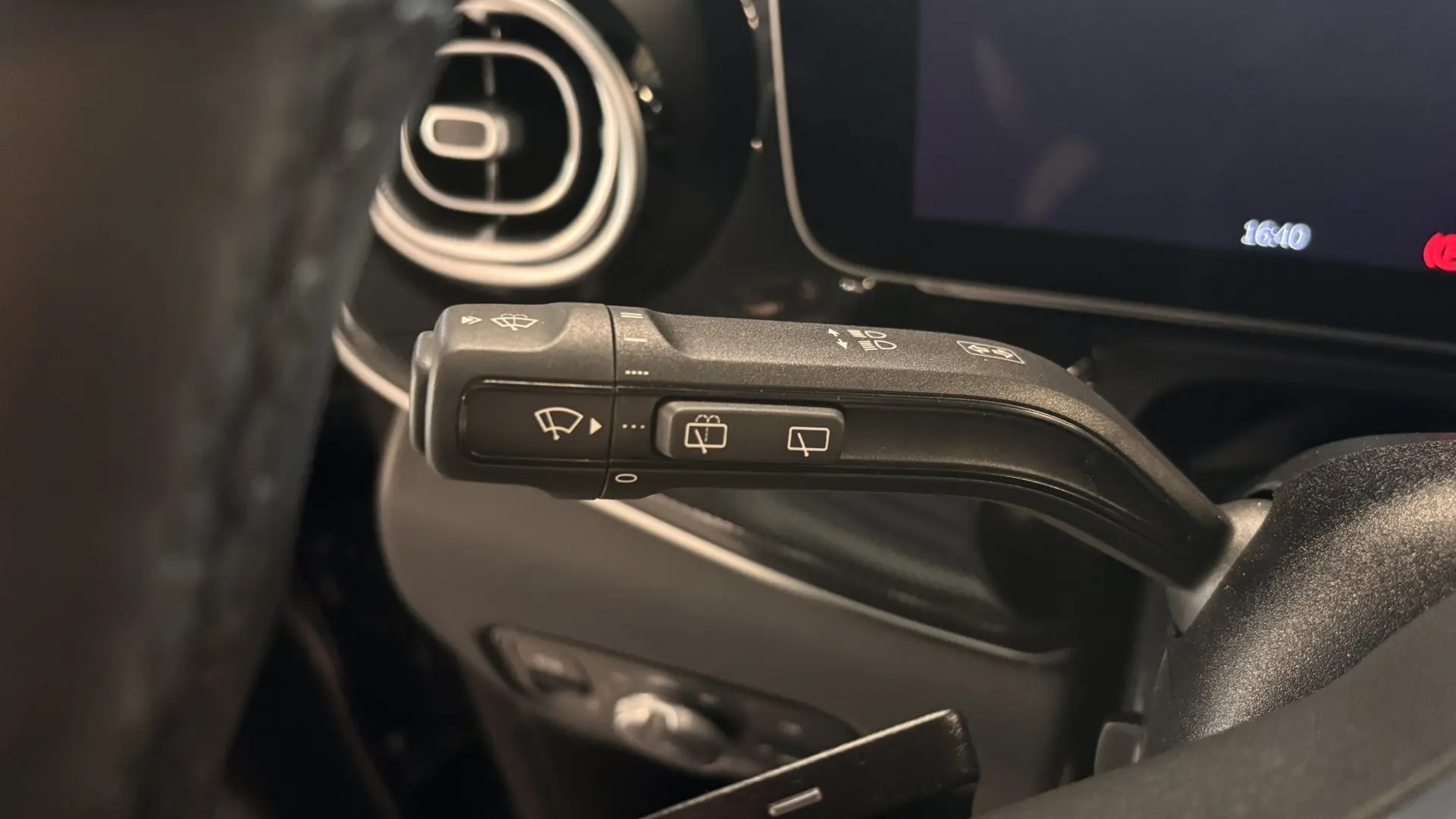 Mercedes-Benz двигатель 2.1 литра (190 л.с.) Синий