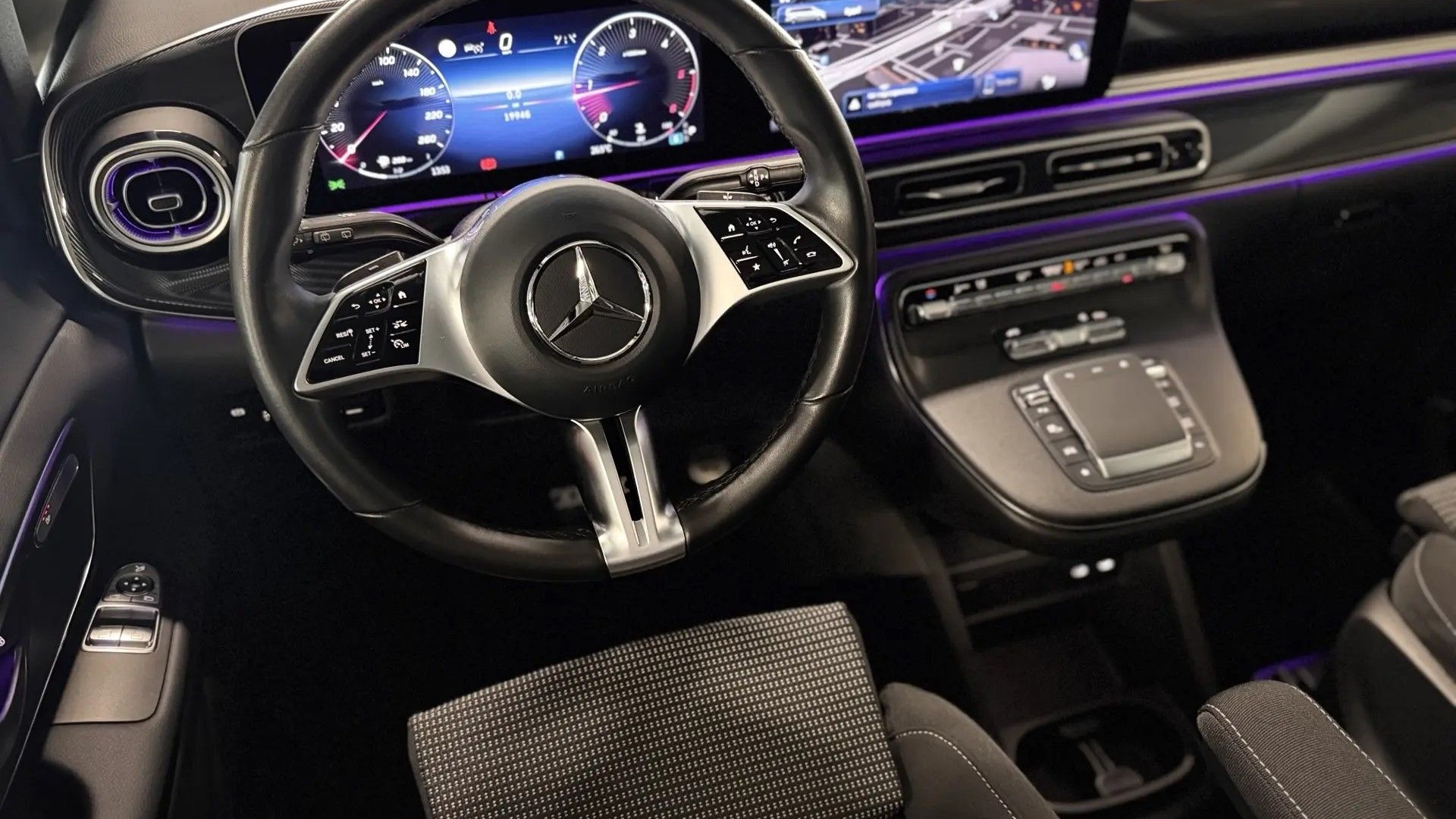 Mercedes-Benz двигатель 2.1 литра (190 л.с.) Синий