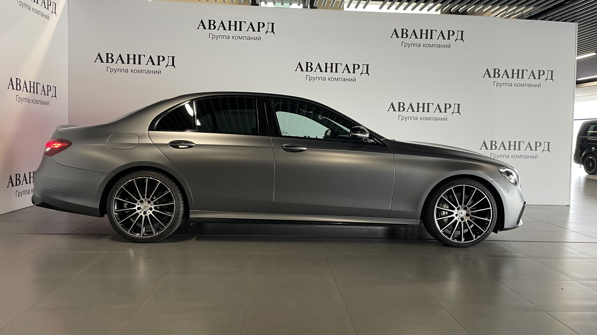 Mercedes-Benz AMG E 53 4MATIC двигатель 3 литра (435 л.с.) Серый