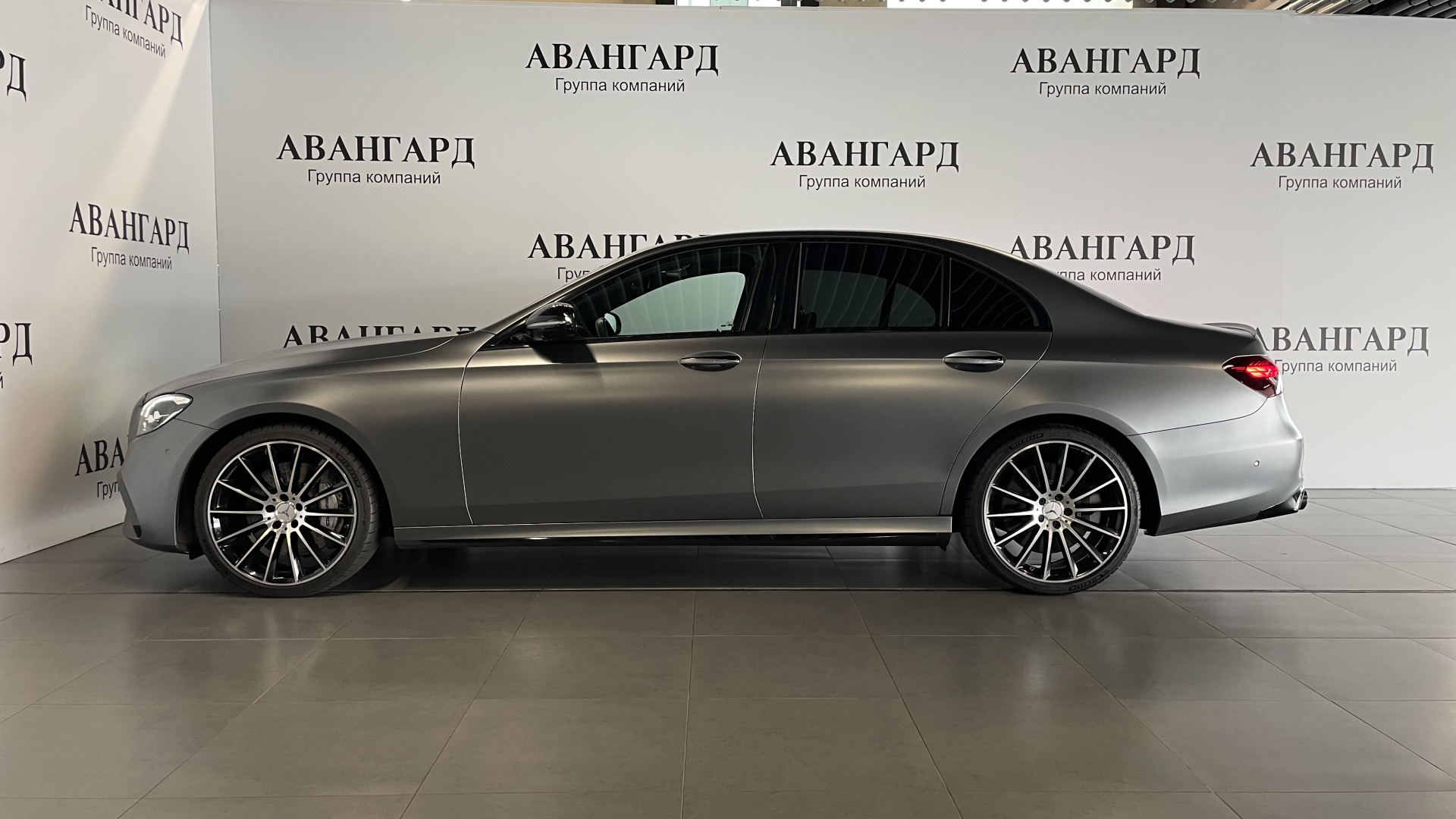 Mercedes-Benz AMG E 53 4MATIC двигатель 3 литра (435 л.с.) Серый