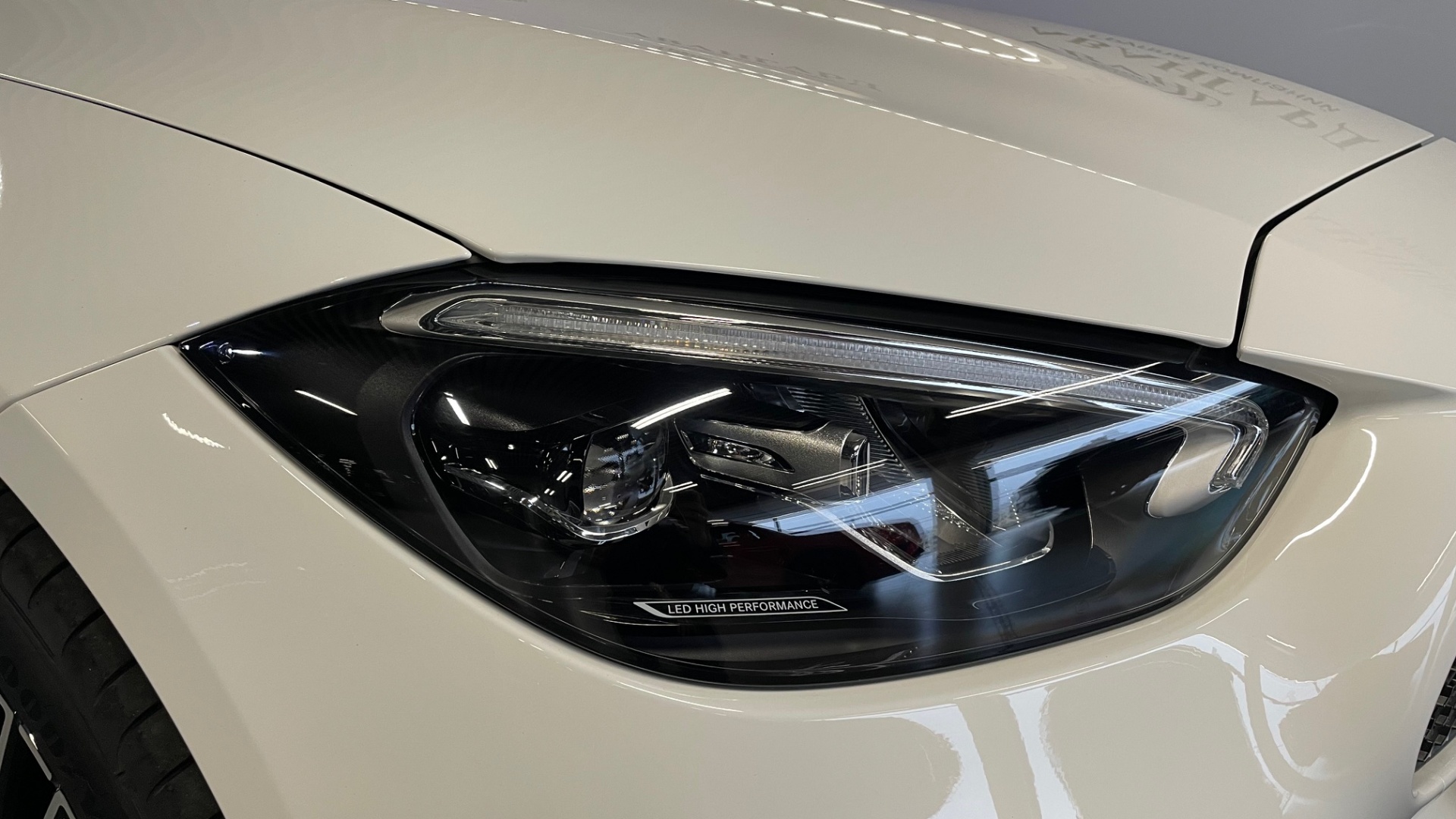 Mercedes-Benz C 260 L двигатель 1.5 литра (204 л.с.) Белый