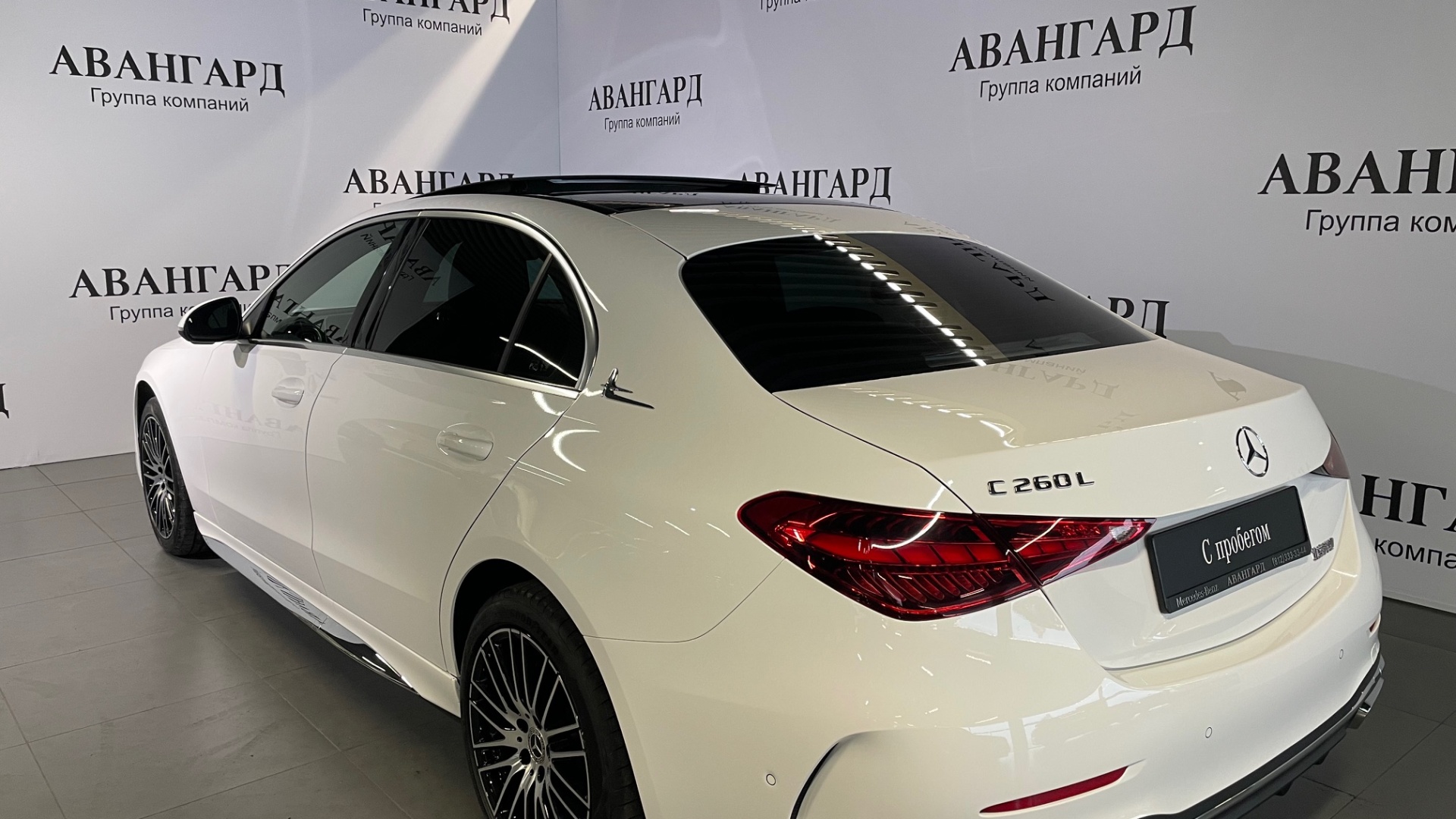 Mercedes-Benz C 260 L двигатель 1.5 литра (204 л.с.) Белый
