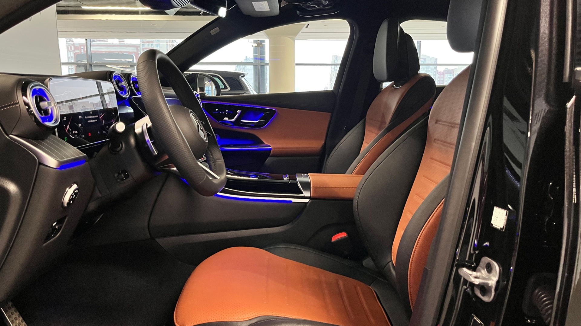 Mercedes-Benz GLC 300 4MATIC купе комплектация Sport Plus двигатель 2 литра (249 л.с.) Черный