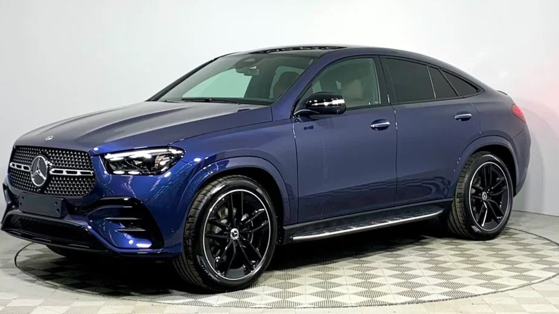 Mercedes-Benz GLE 300 d Купе двигатель 2 литра (269 л.с.) Синий