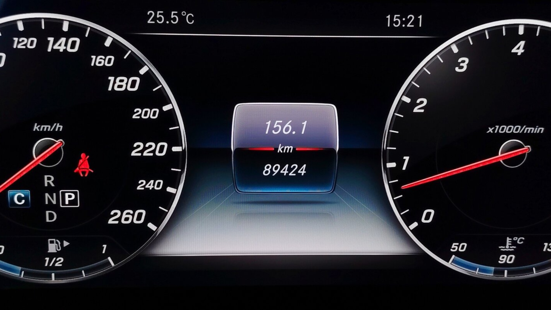 Mercedes-Benz E 400 4MATIC комплектация Sport двигатель 3 литра (333 л.с.) Черный