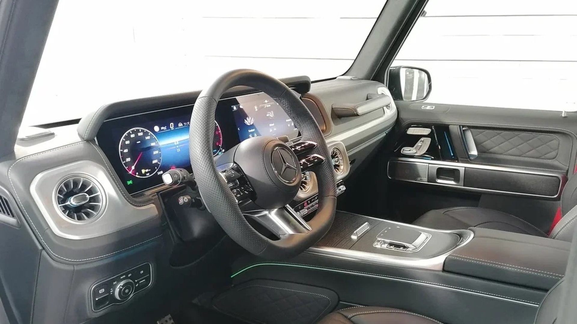 Mercedes-Benz G 450 d комплектация Sport Plus двигатель 3 литра (367 л.с.) Черный