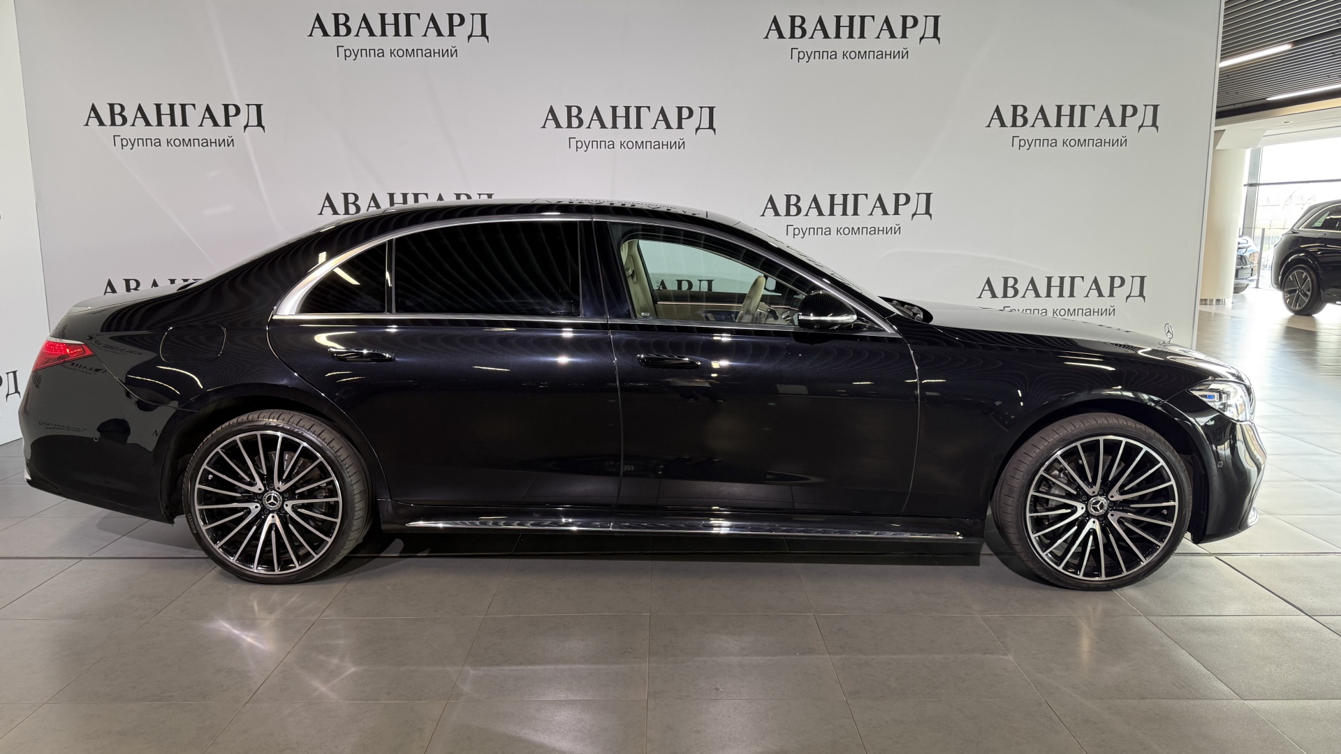 Mercedes-Benz S 450 4MATIC комплектация Business двигатель 3 литра (367 л.с.) Черный