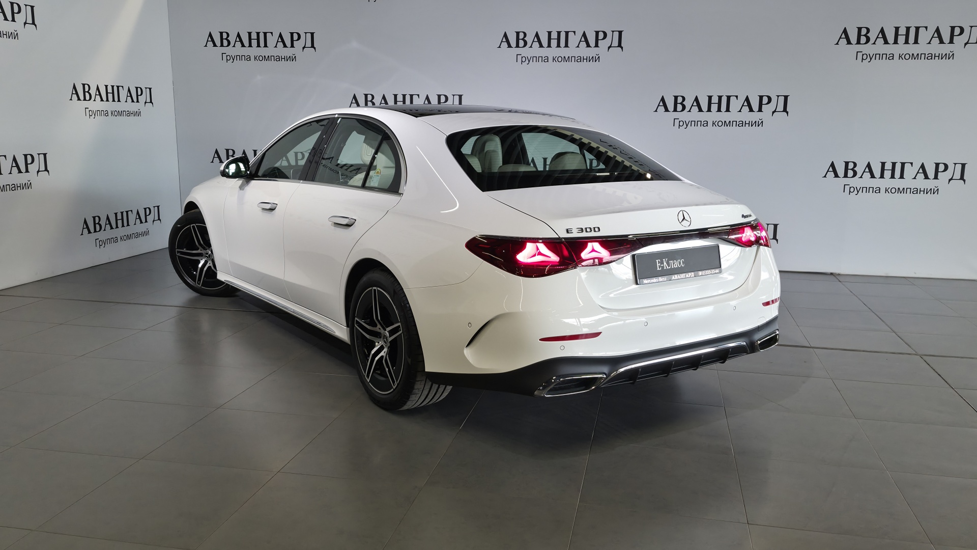 Mercedes-Benz E300 4MATIC комплектация Sport Plus двигатель 2 литра (258 л.с.) Белый