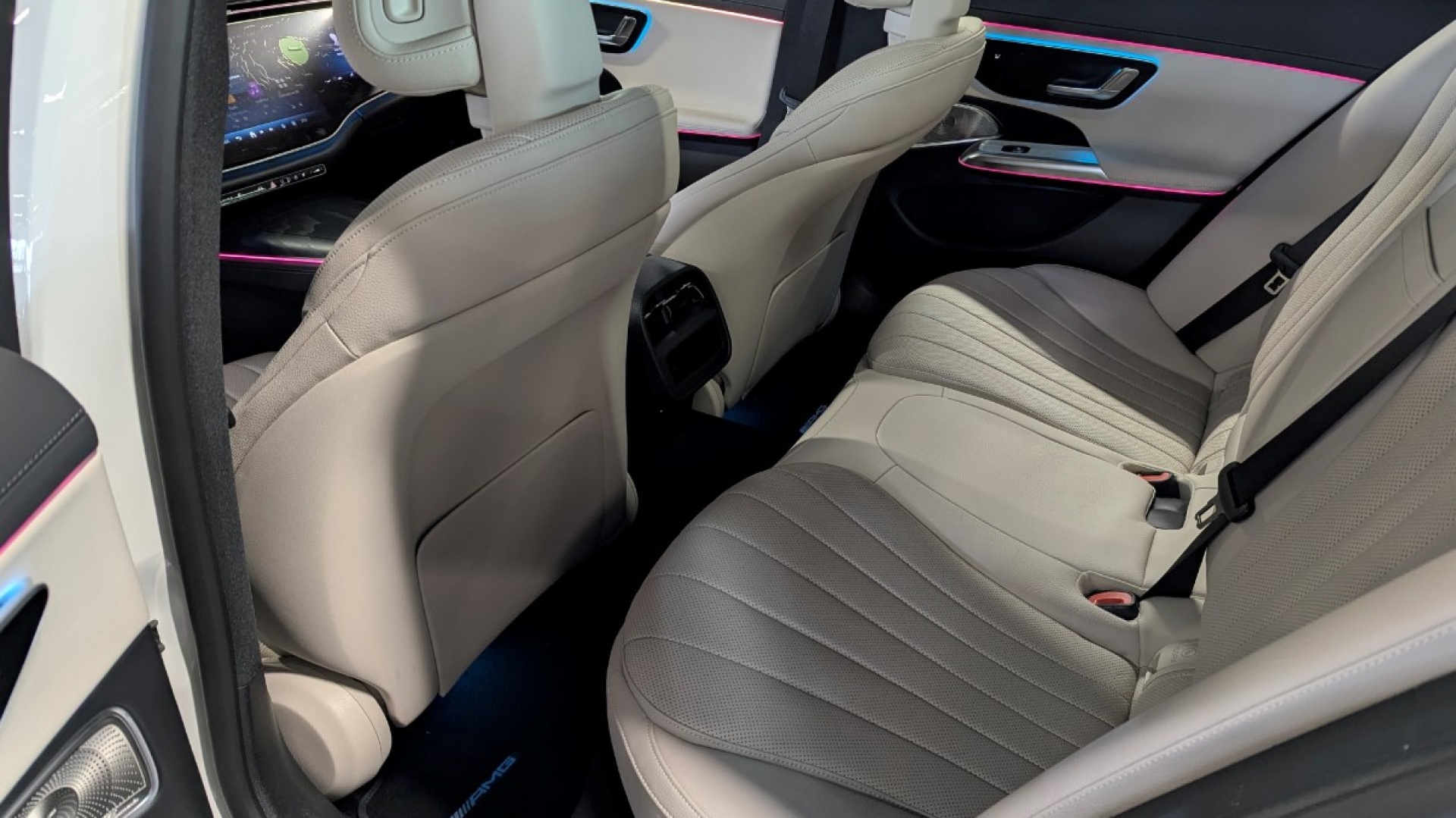 Mercedes-Benz E300 4MATIC комплектация Sport Plus двигатель 2 литра (258 л.с.) Черный