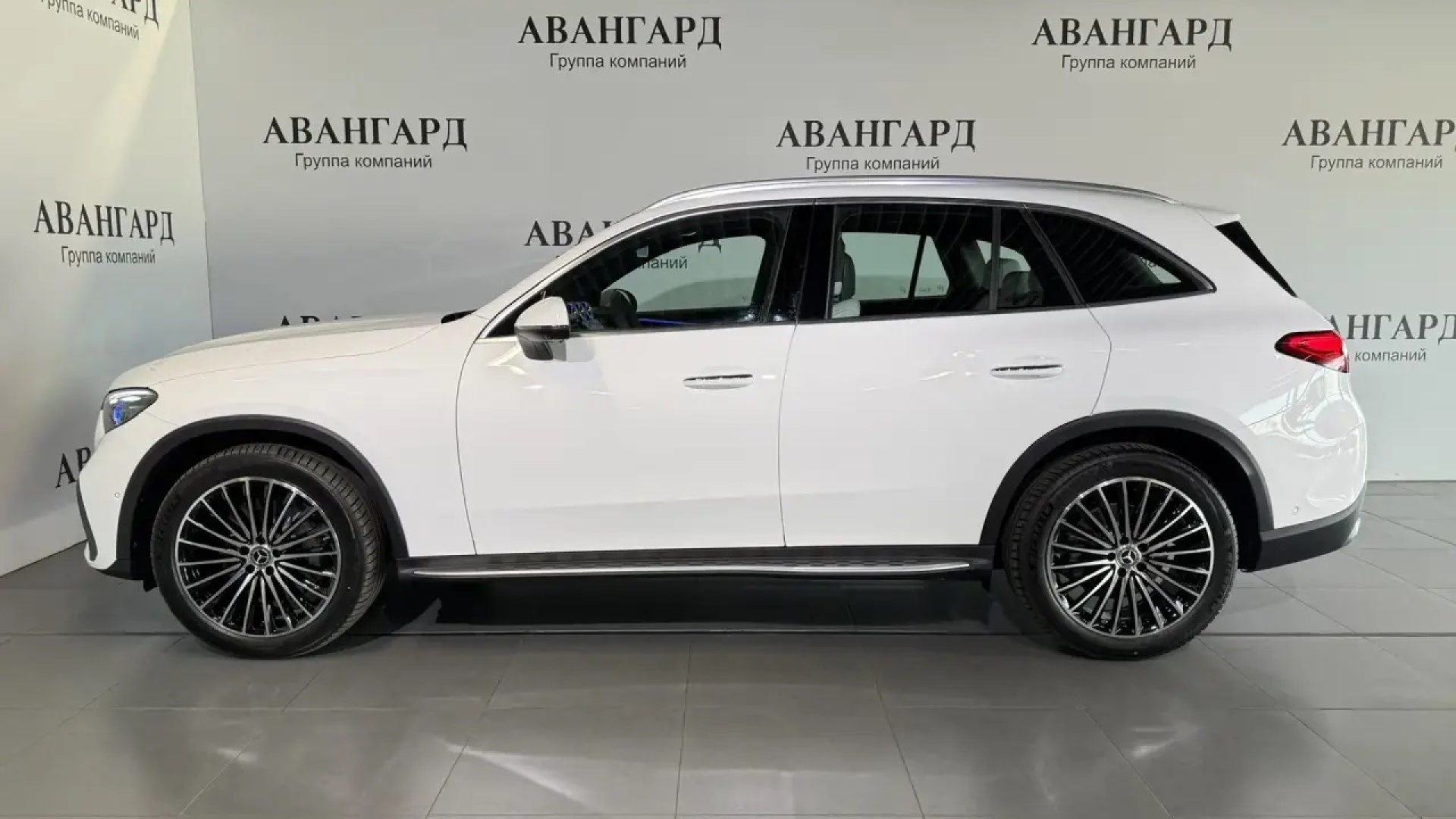 Mercedes-Benz GLC 300 4MATIC двигатель 2 литра (258 л.с.) Белый
