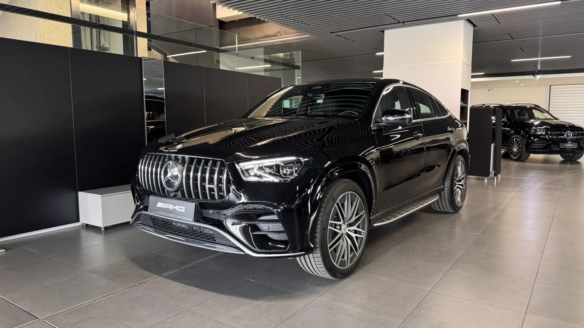 Mercedes-Benz AMG GLE 53 4MATIC+ купе двигатель 3 литра (435 л.с.) Черный