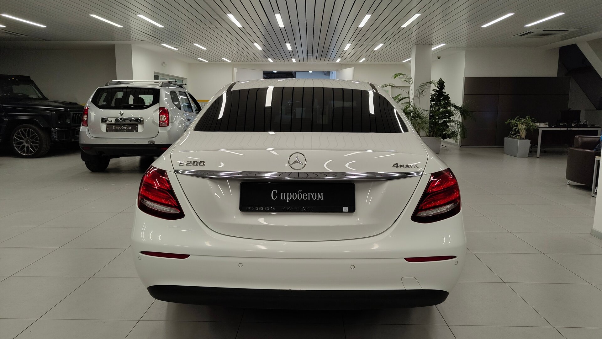 Mercedes-Benz E 200 4MATIC двигатель 2 литра (197 л.с.) Белый