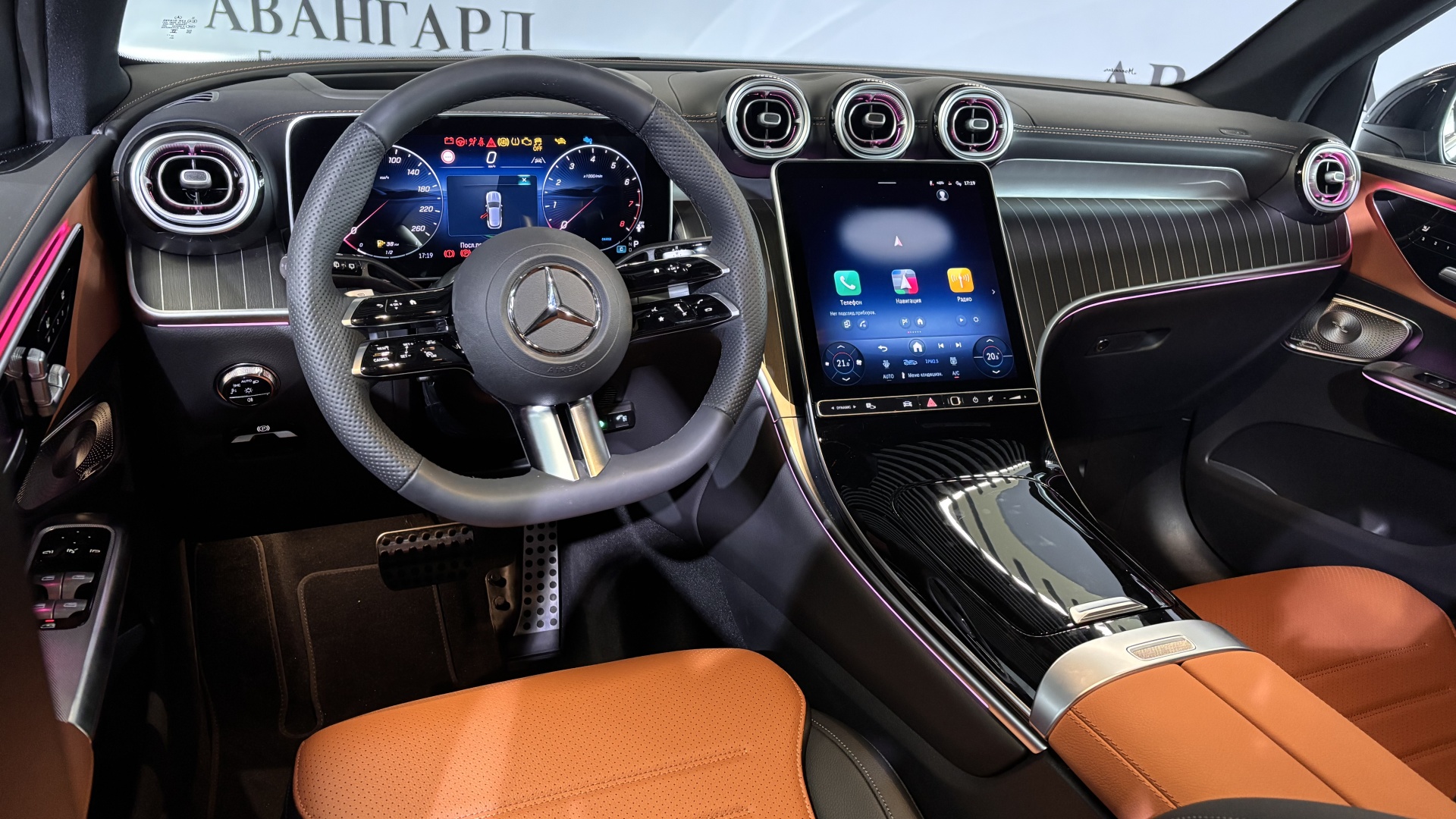 Mercedes-Benz GLC 300 4MATIC комплектация Sport Plus двигатель 2 литра (258 л.с.) Черный