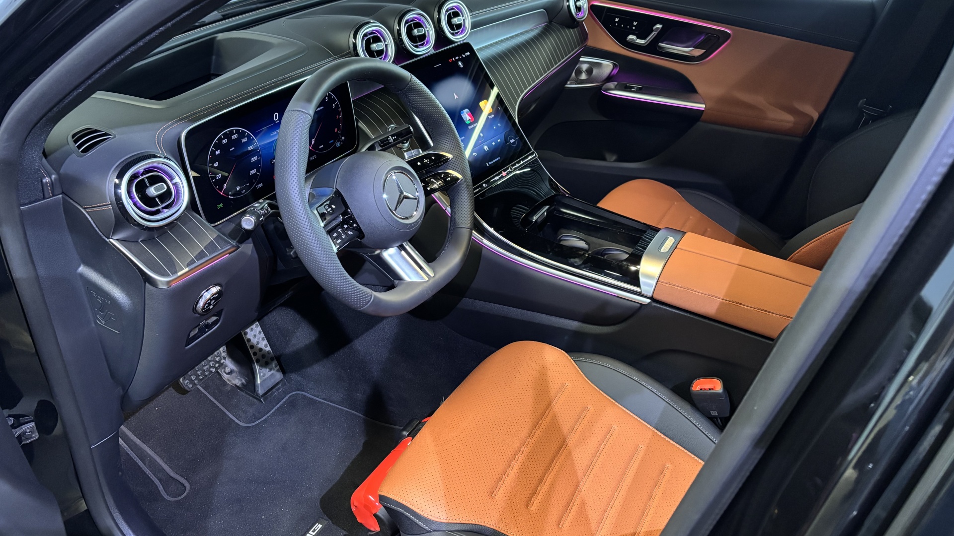 Mercedes-Benz GLC 300 4MATIC комплектация Sport Plus двигатель 2 литра (258 л.с.) Черный