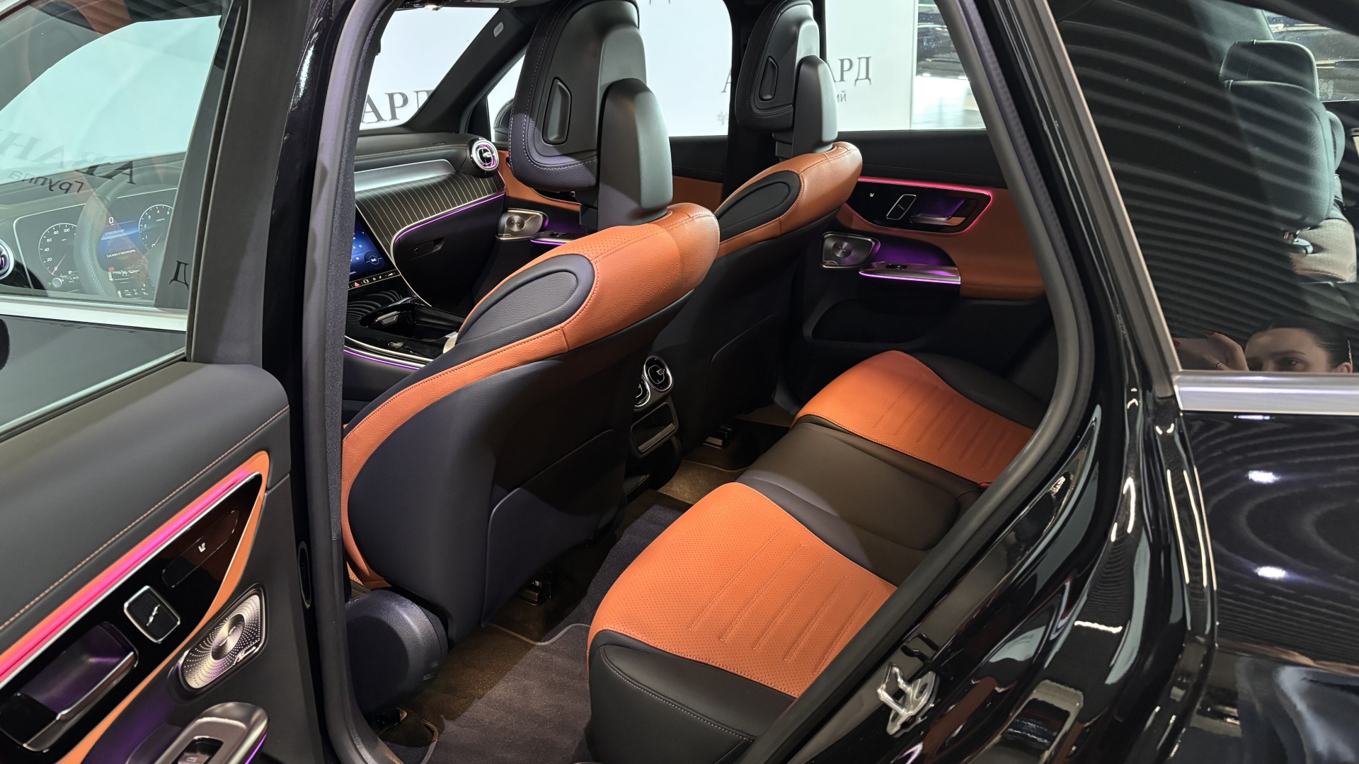Mercedes-Benz GLC 300 4MATIC комплектация Sport Plus двигатель 2 литра (258 л.с.) Черный