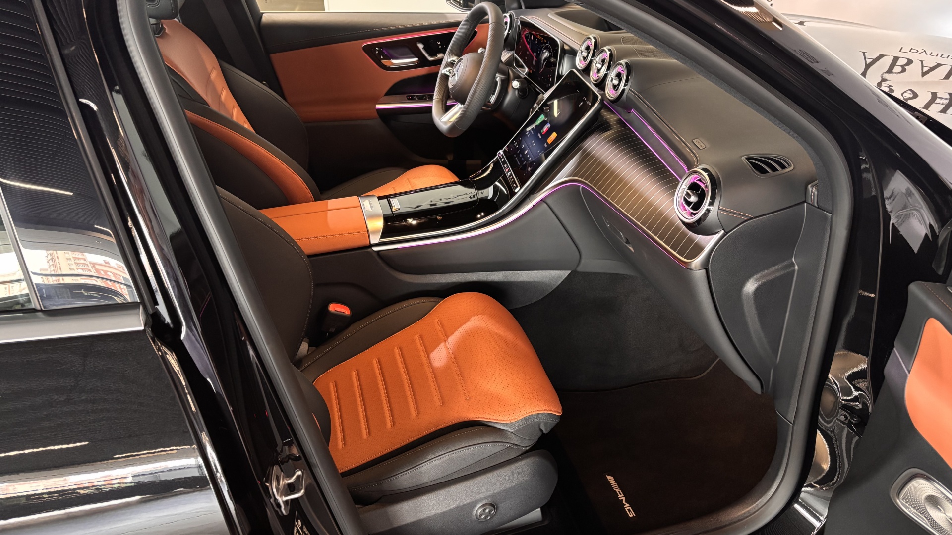 Mercedes-Benz GLC 300 4MATIC комплектация Sport Plus двигатель 2 литра (258 л.с.) Черный