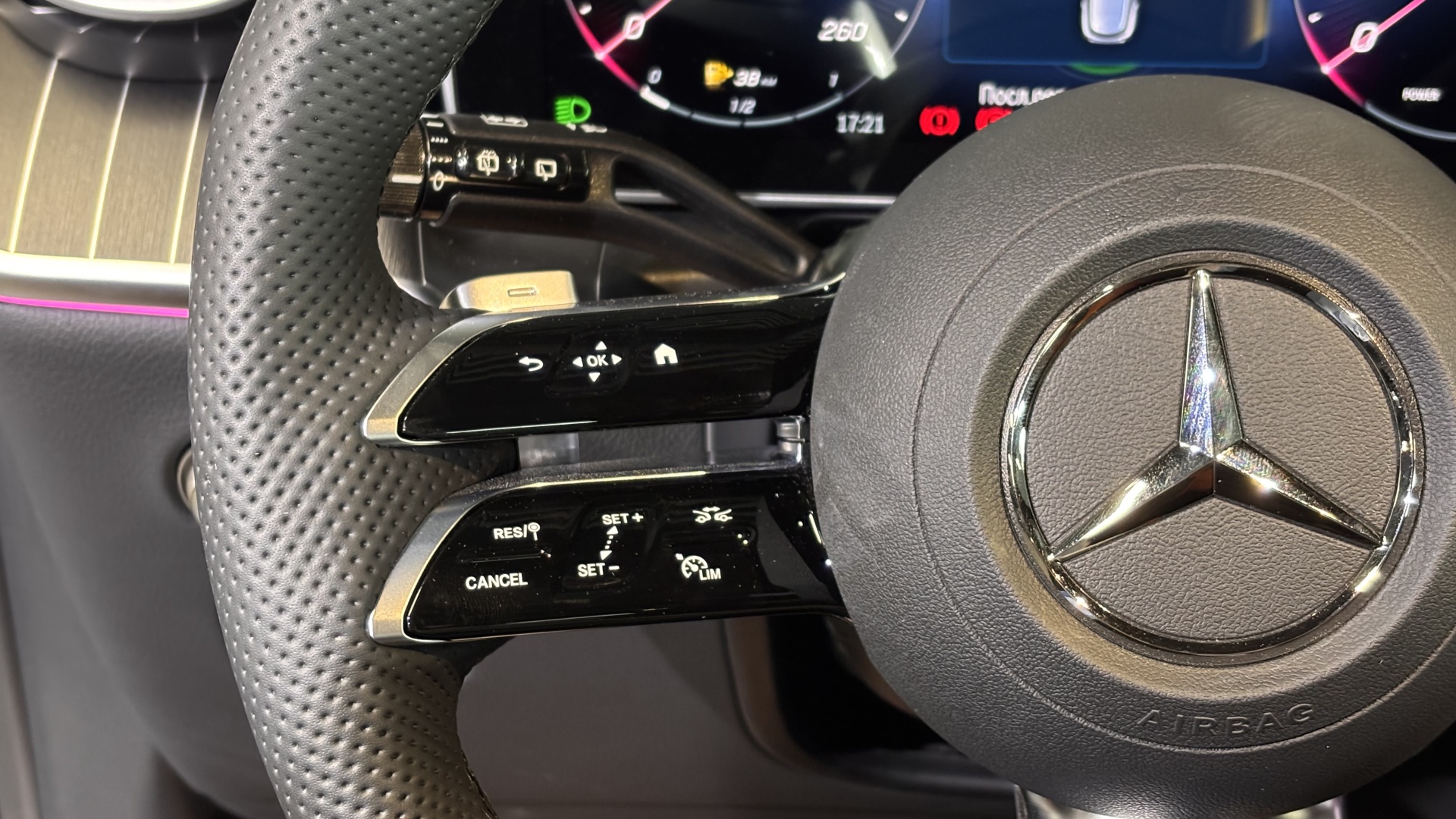 Mercedes-Benz GLC 300 4MATIC комплектация Sport Plus двигатель 2 литра (258 л.с.) Черный
