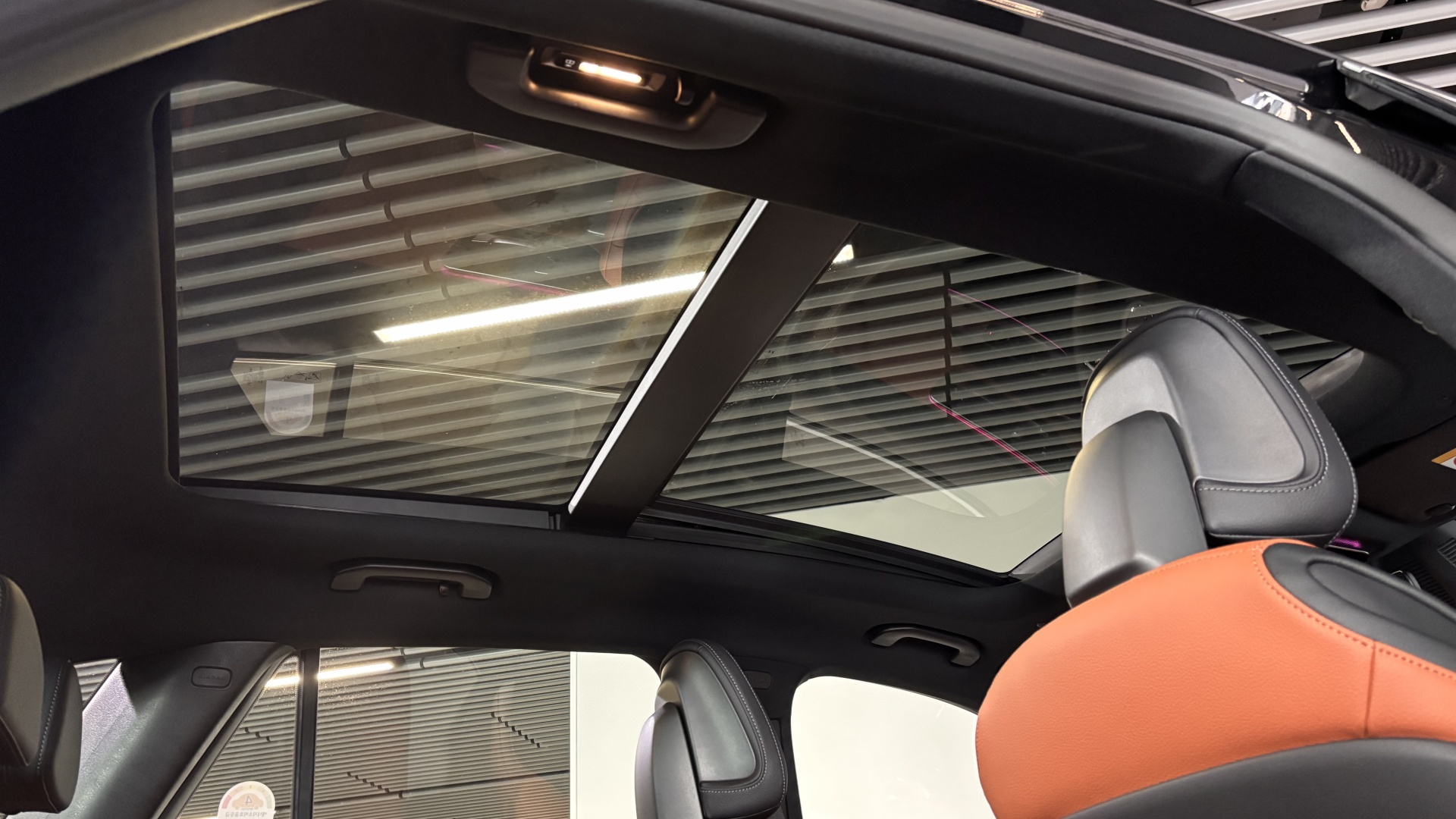 Mercedes-Benz GLC 300 4MATIC комплектация Sport Plus двигатель 2 литра (258 л.с.) Черный
