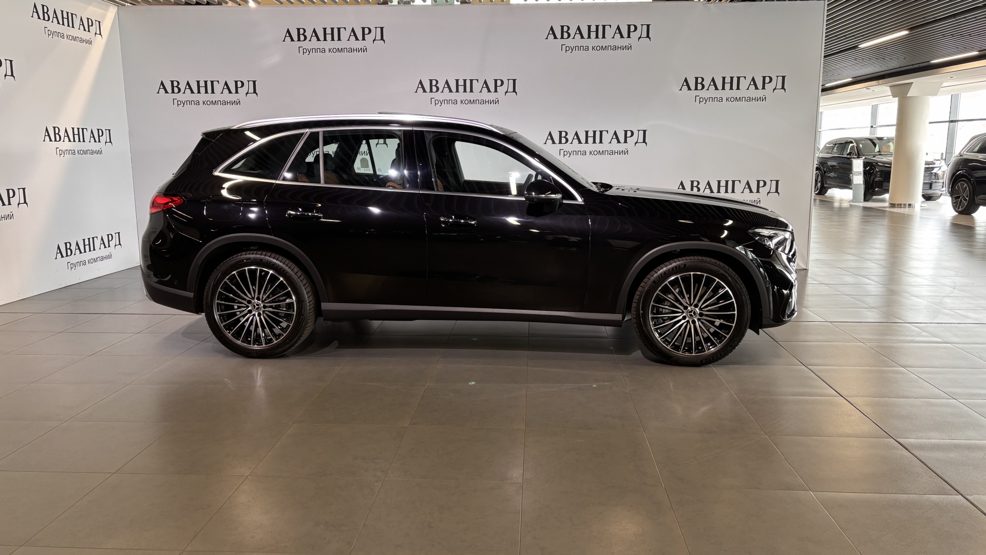 Mercedes-Benz GLC 300 4MATIC комплектация Sport Plus двигатель 2 литра (258 л.с.) Черный