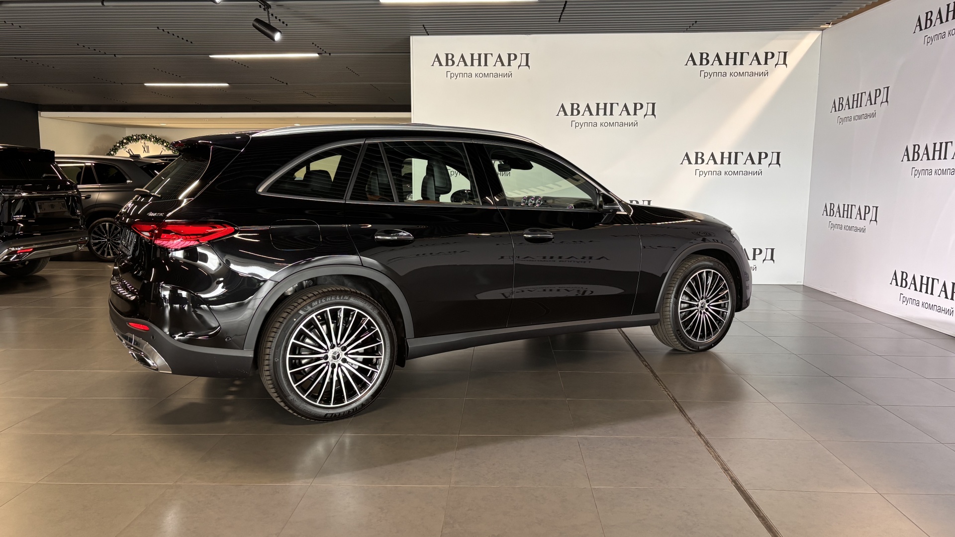 Mercedes-Benz GLC 300 4MATIC комплектация Sport Plus двигатель 2 литра (258 л.с.) Черный