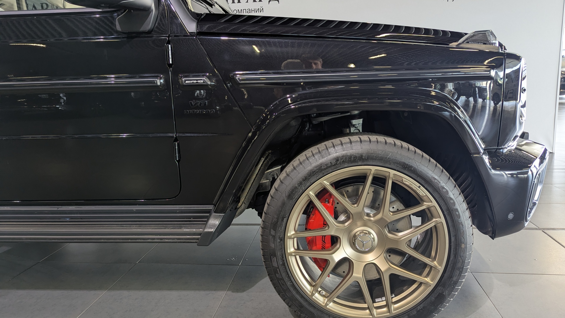 Mercedes-Benz AMG G 63 комплектация AMG G 63 двигатель 4 литра (585 л.с.) Черный